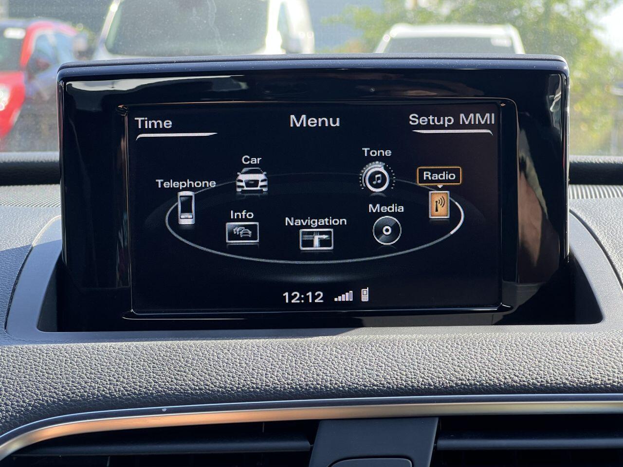 Audi Q3 view 37