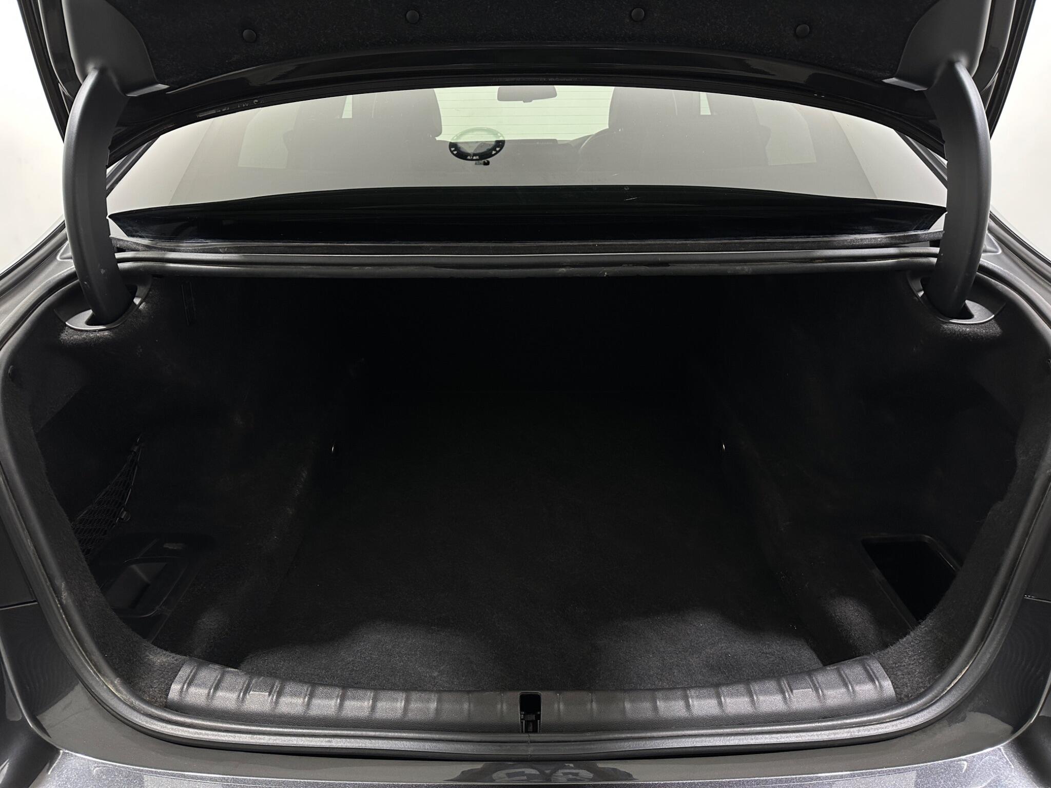 BMW 5 Series view 44