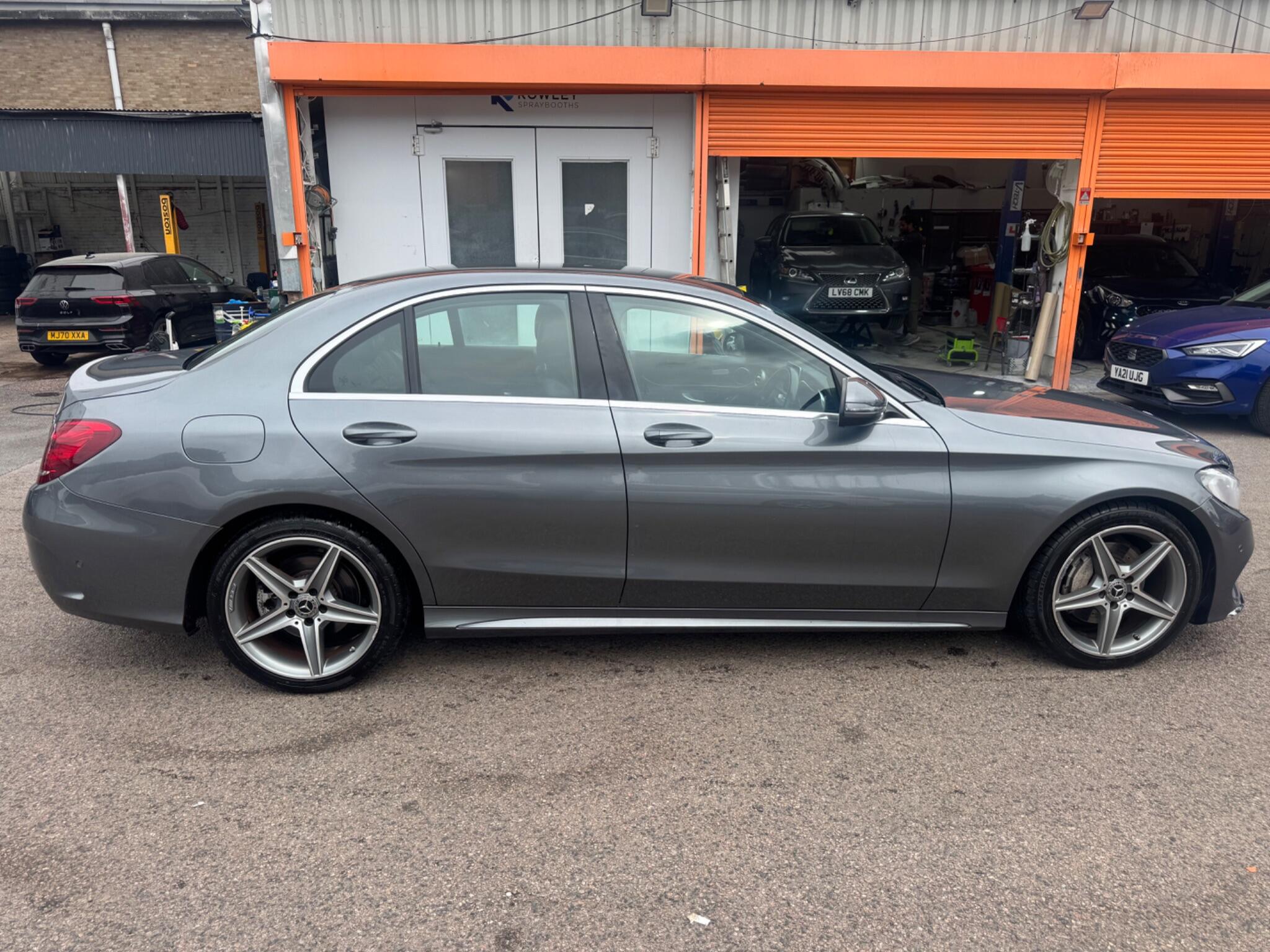 Mercedes-Benz C Class view 8