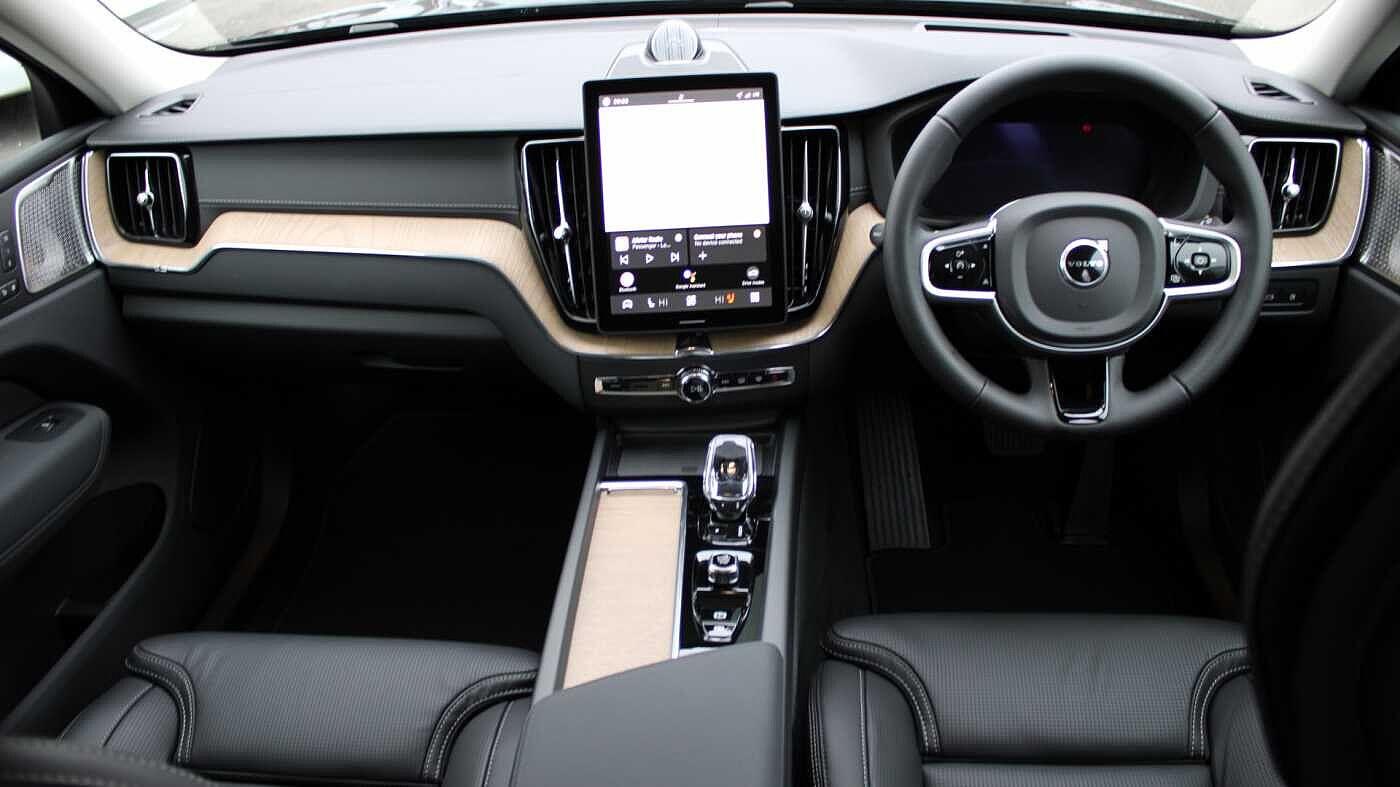 Volvo XC60 view 5