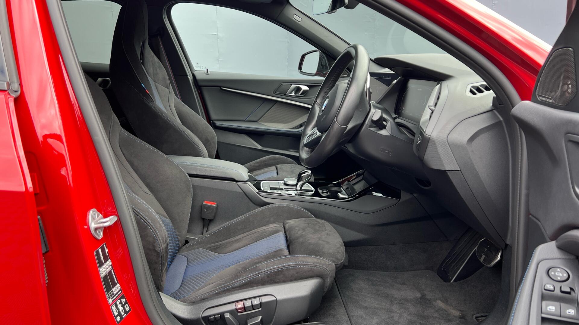 BMW 1 Series view 11