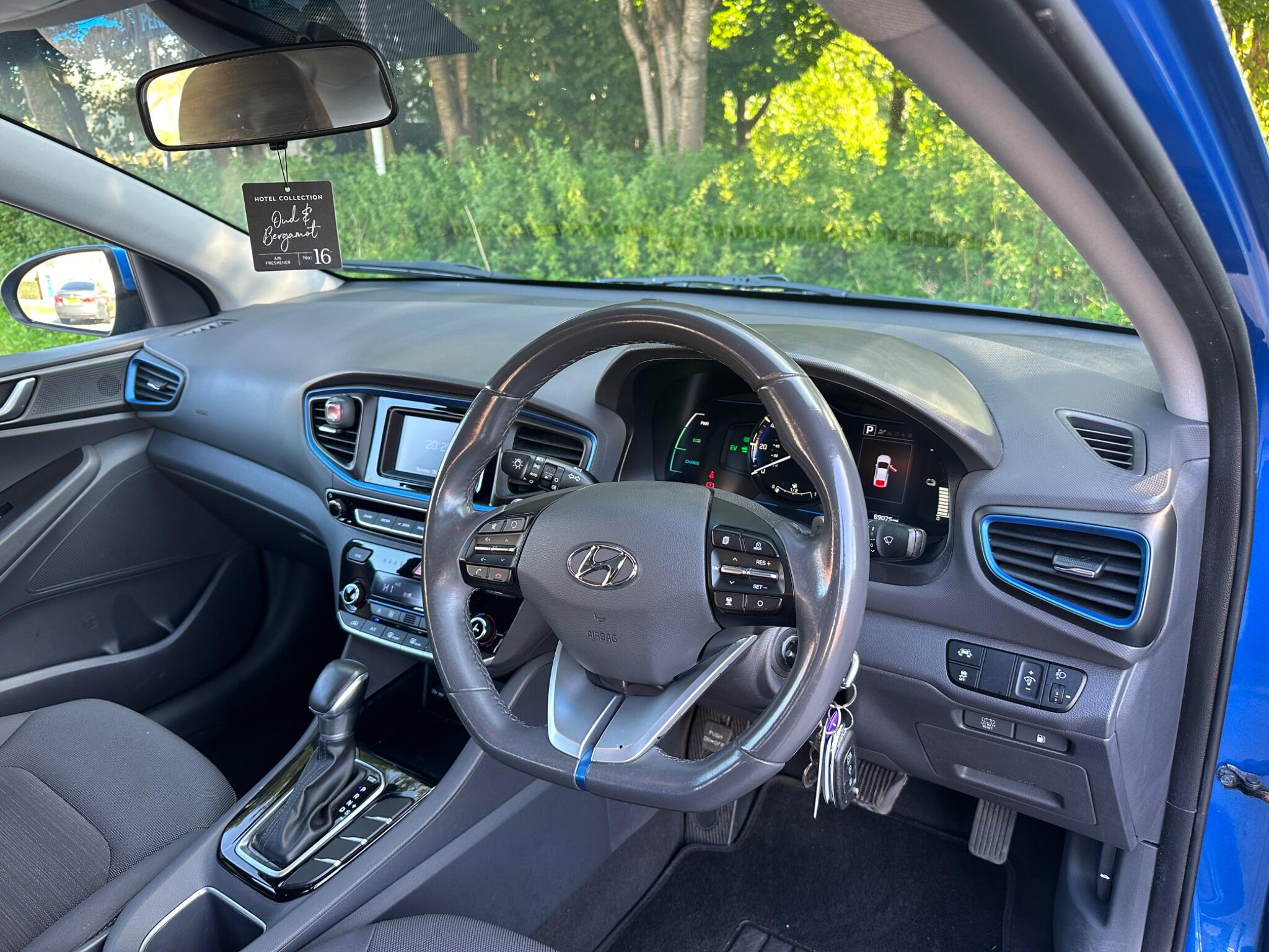 Hyundai Ioniq view 15
