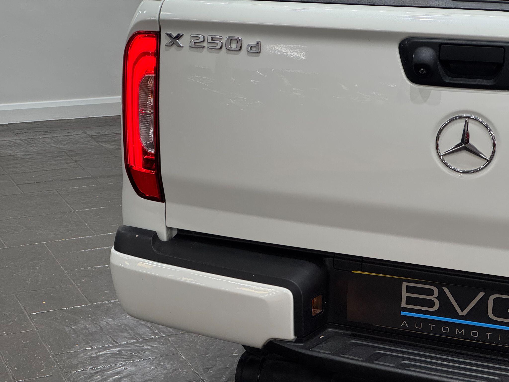 Mercedes-Benz X-Class view 19