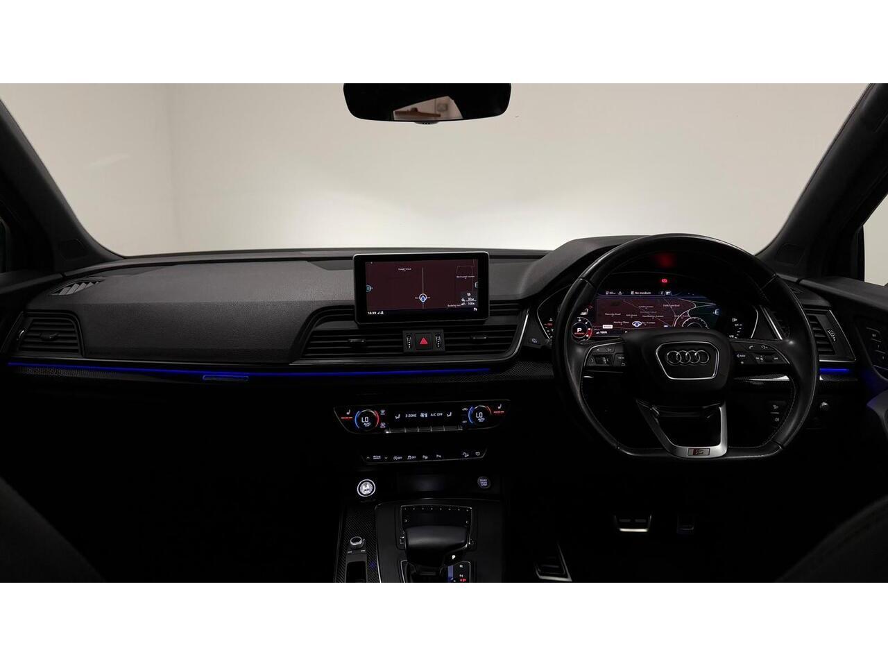 Audi SQ5 view 15