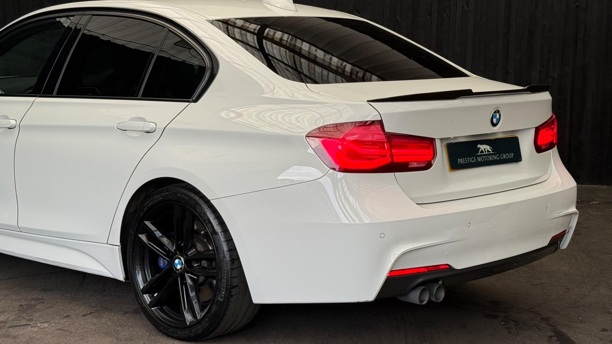 BMW 3 Series view 4