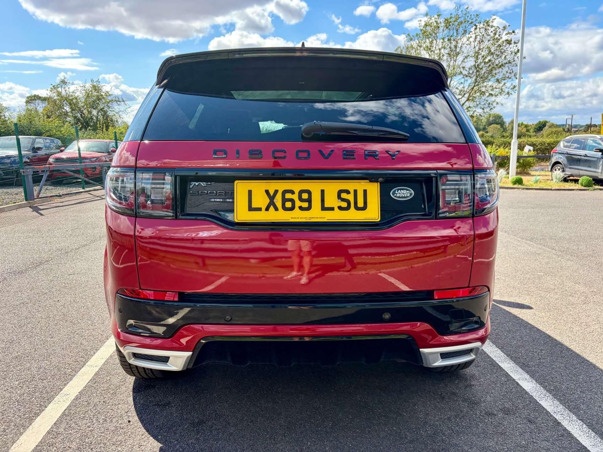 Land Rover Discovery Sport view 7