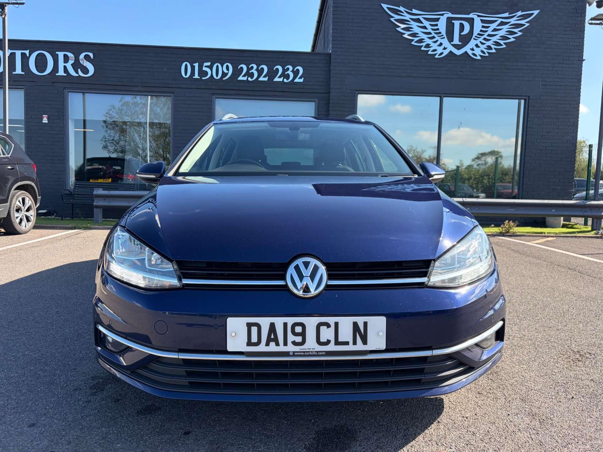 Volkswagen Golf view 3