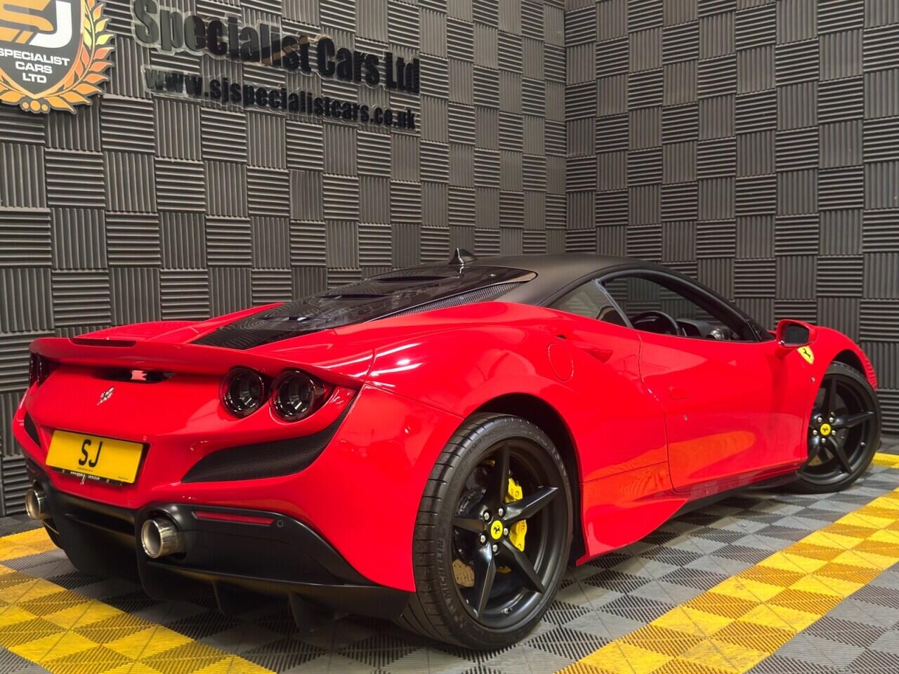 Ferrari F8 Tributo view 17