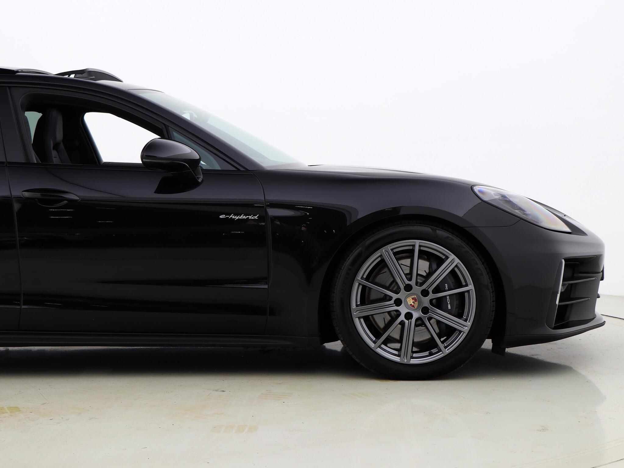 Porsche Panamera view 17