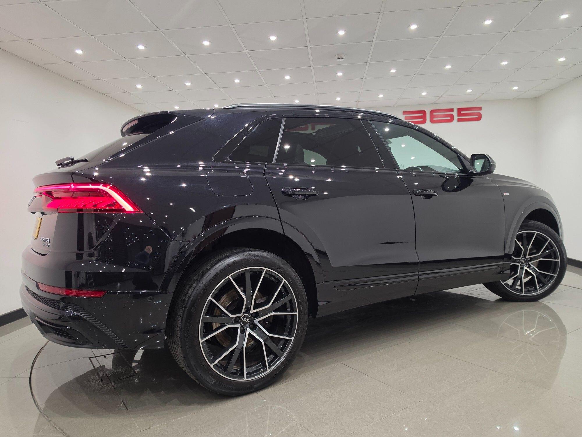 Audi Q8 view 69