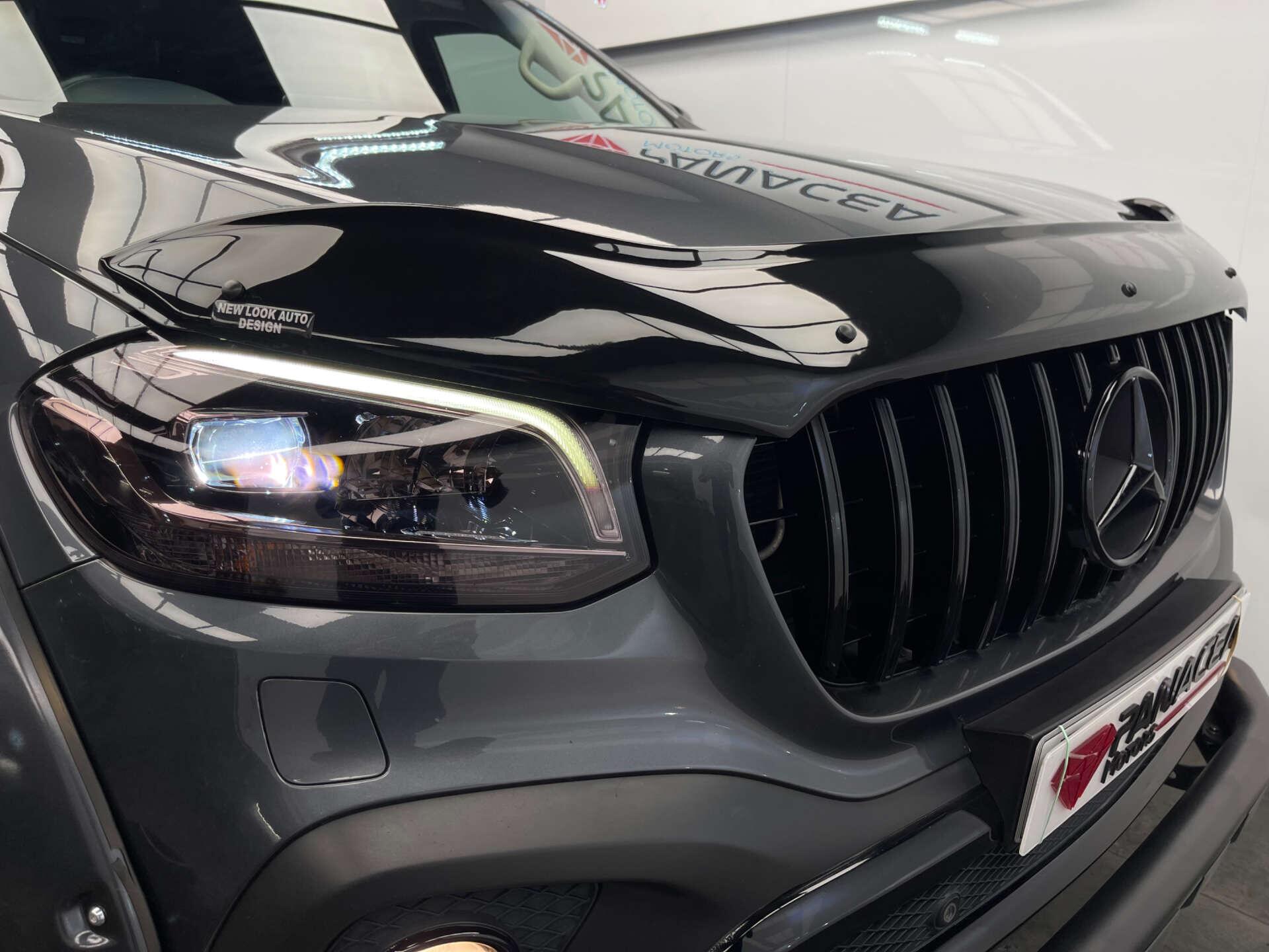 Mercedes-Benz X Class view 8