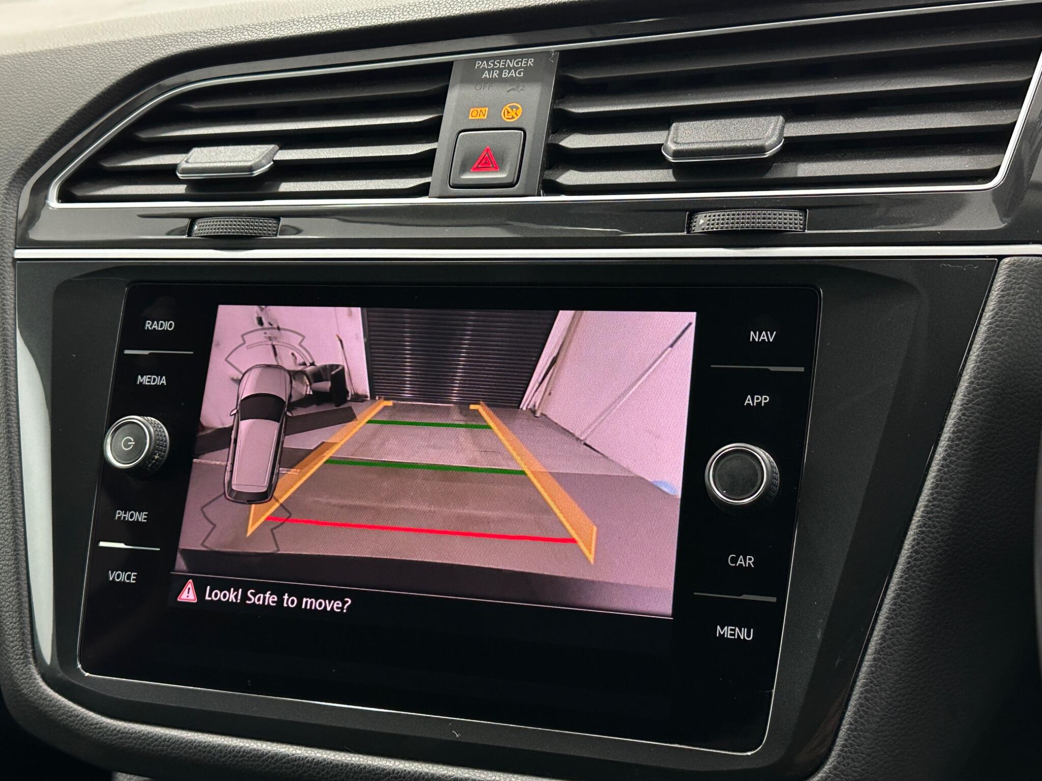 Volkswagen Tiguan view 23