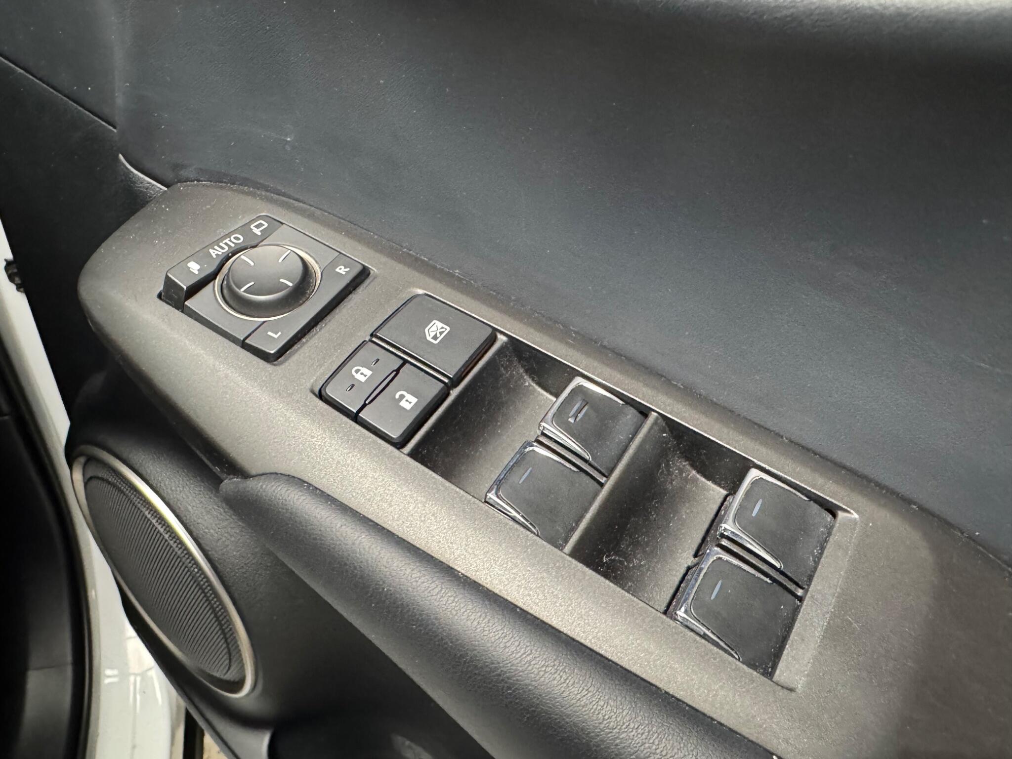 Lexus NX view 13