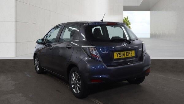 Toyota Yaris view 4