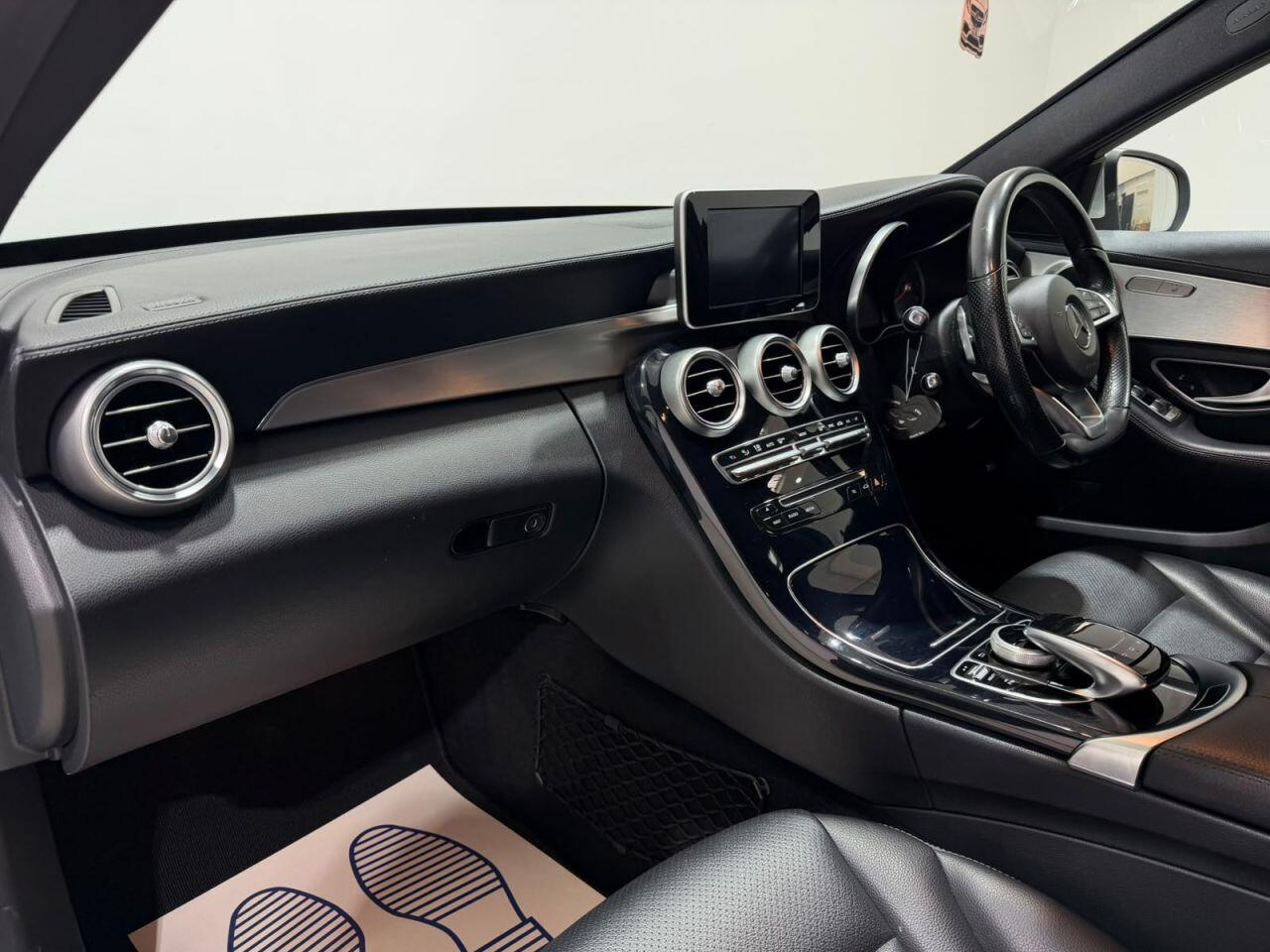 Mercedes-Benz C-Class view 14