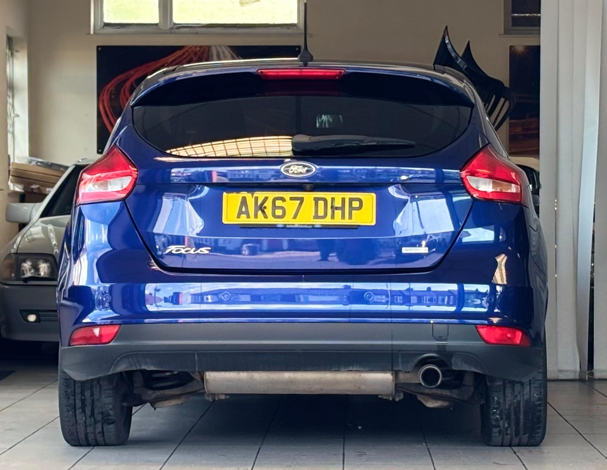 Ford Focus view 7