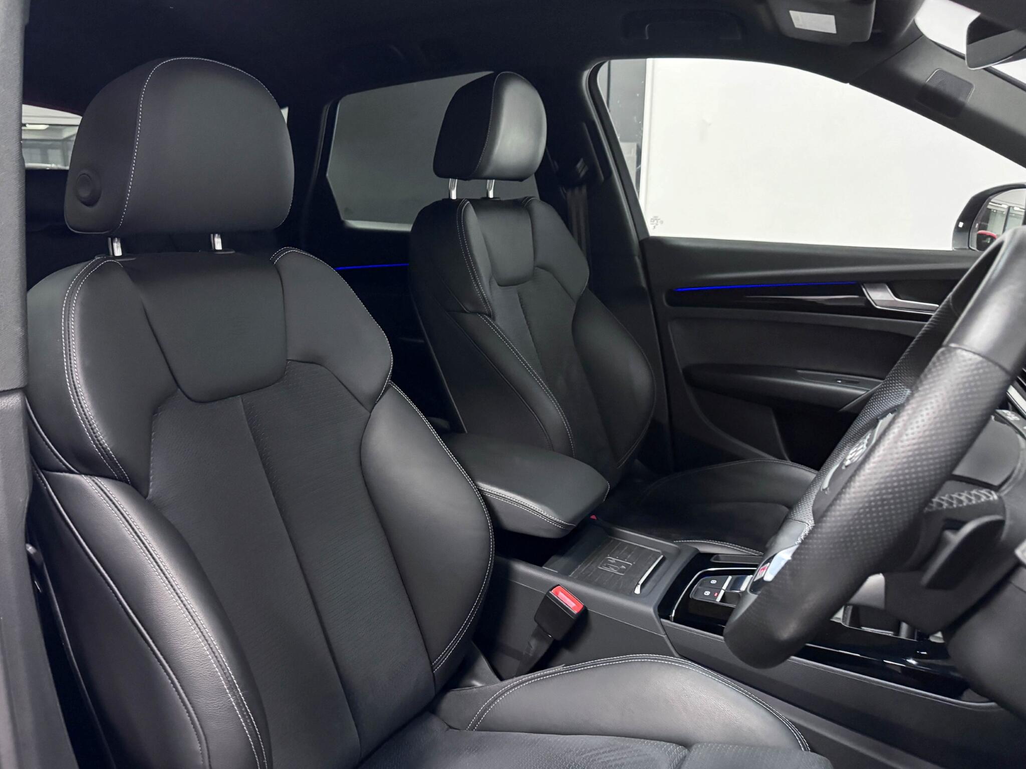 Audi Q5 view 28