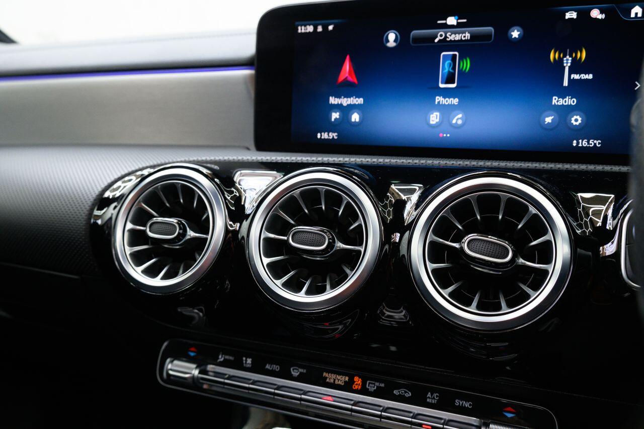 Mercedes-Benz CLA view 44