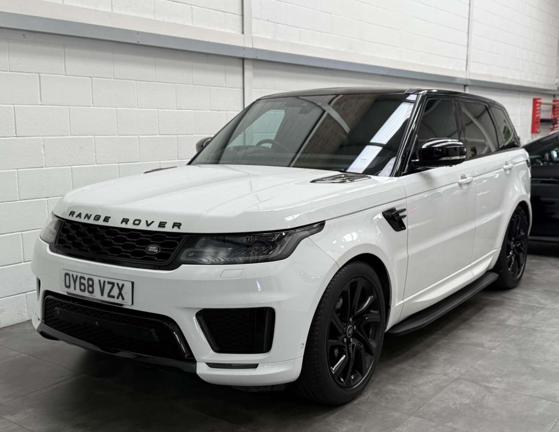Land Rover Range Rover Sport view 3