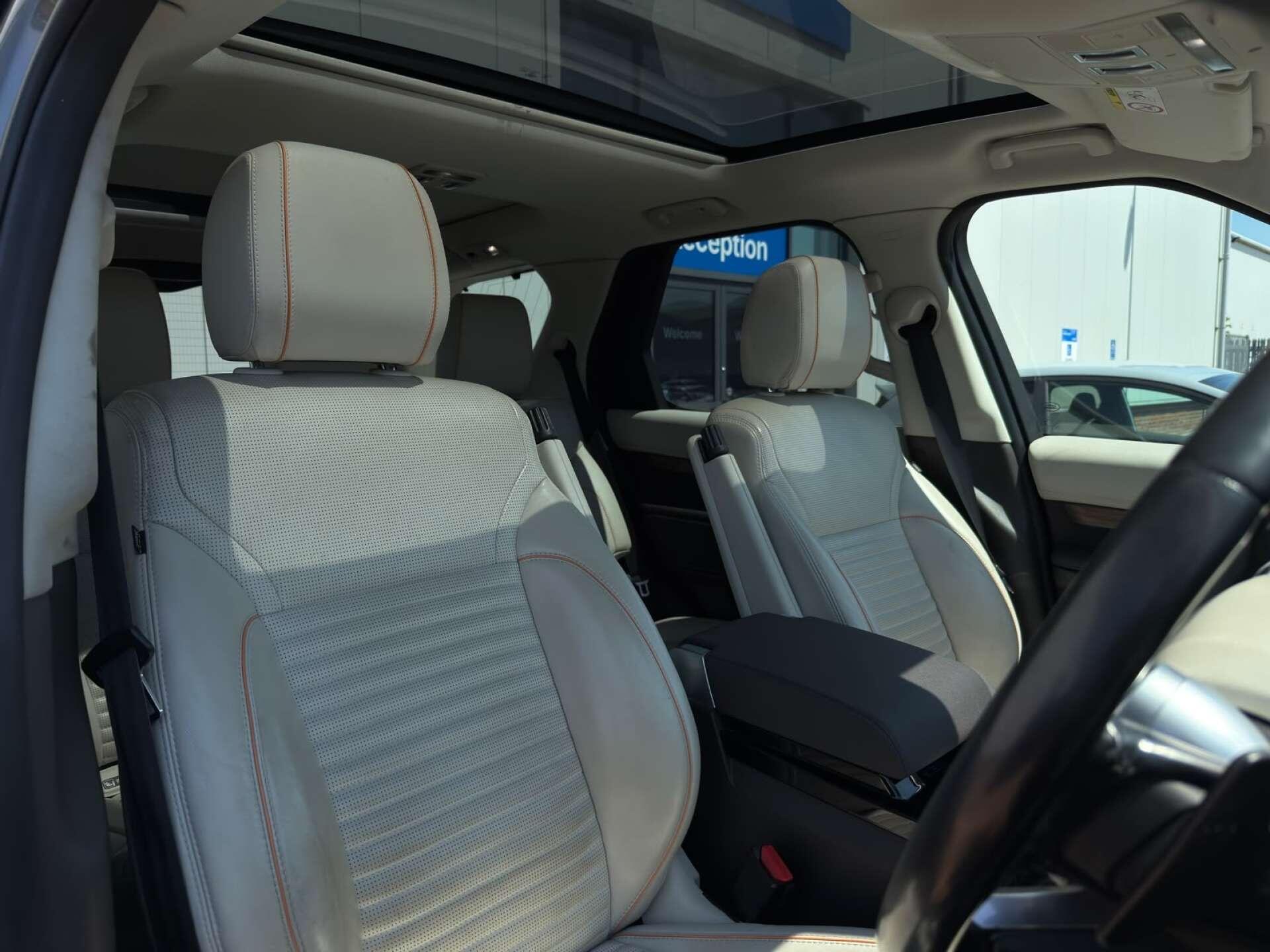 Land Rover Discovery 3 view 15