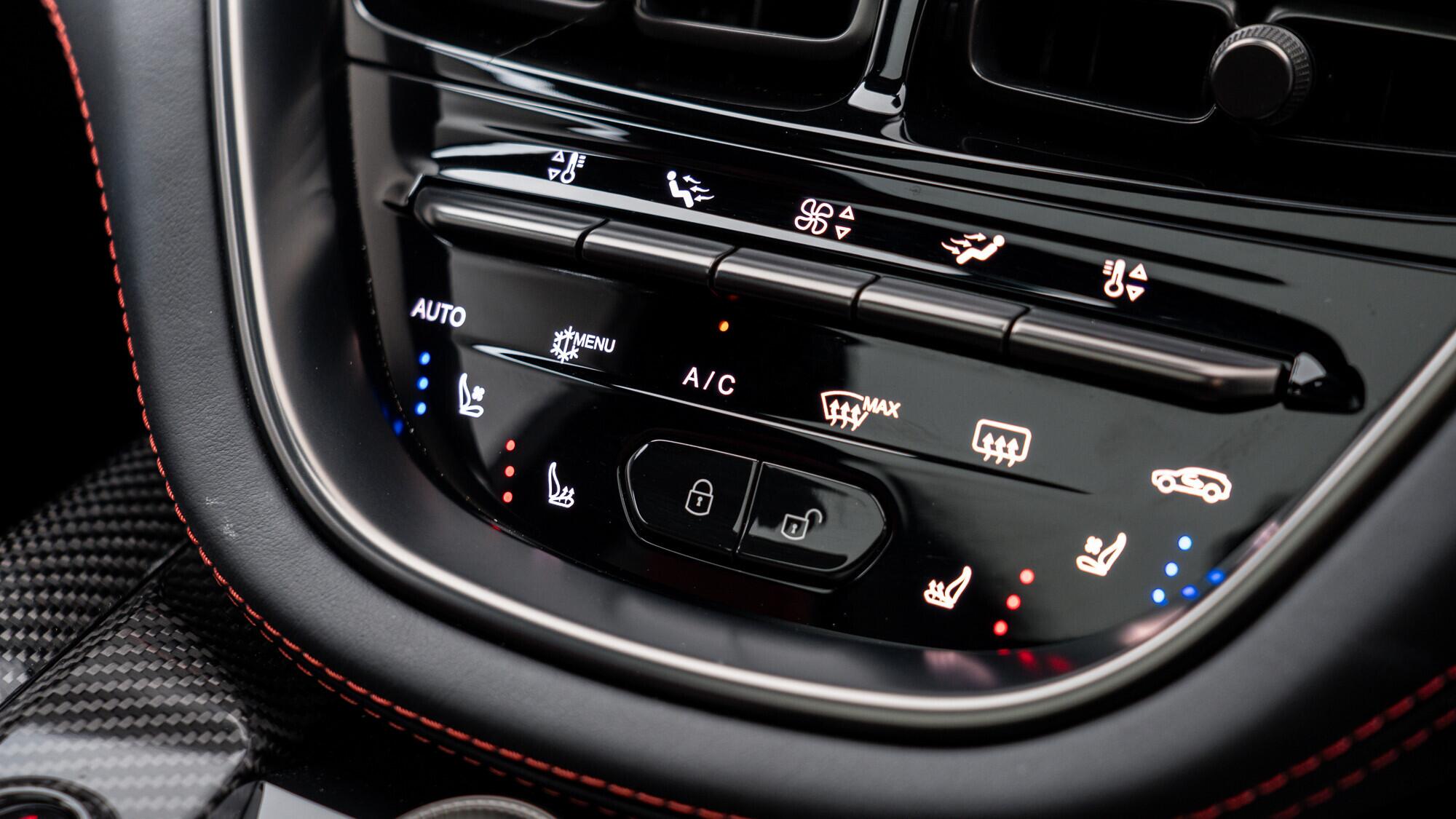 Aston Martin DBX view 50