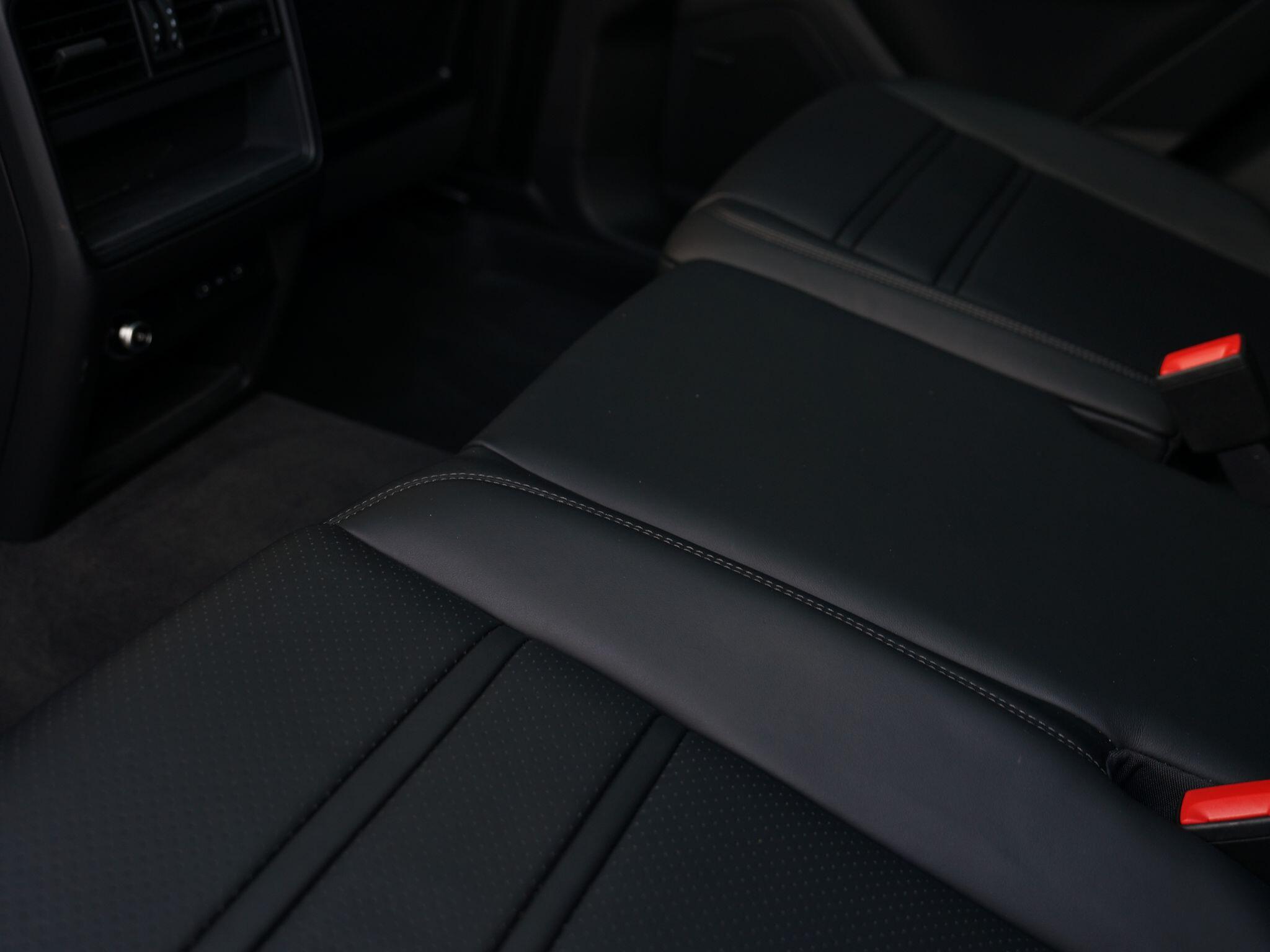 Porsche Cayenne view 129