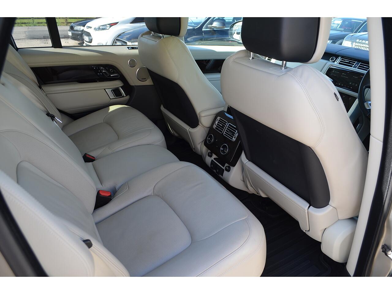 Land Rover Range Rover view 28