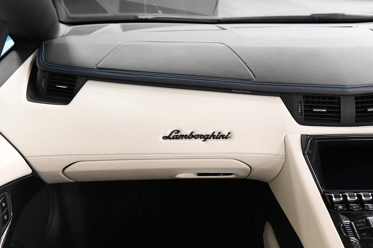 Lamborghini Aventador view 16