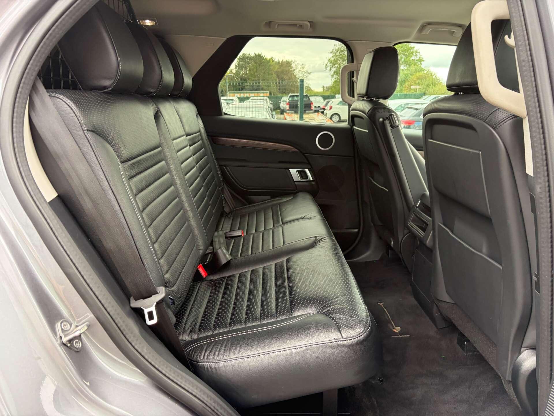 Land Rover Discovery 3 view 29