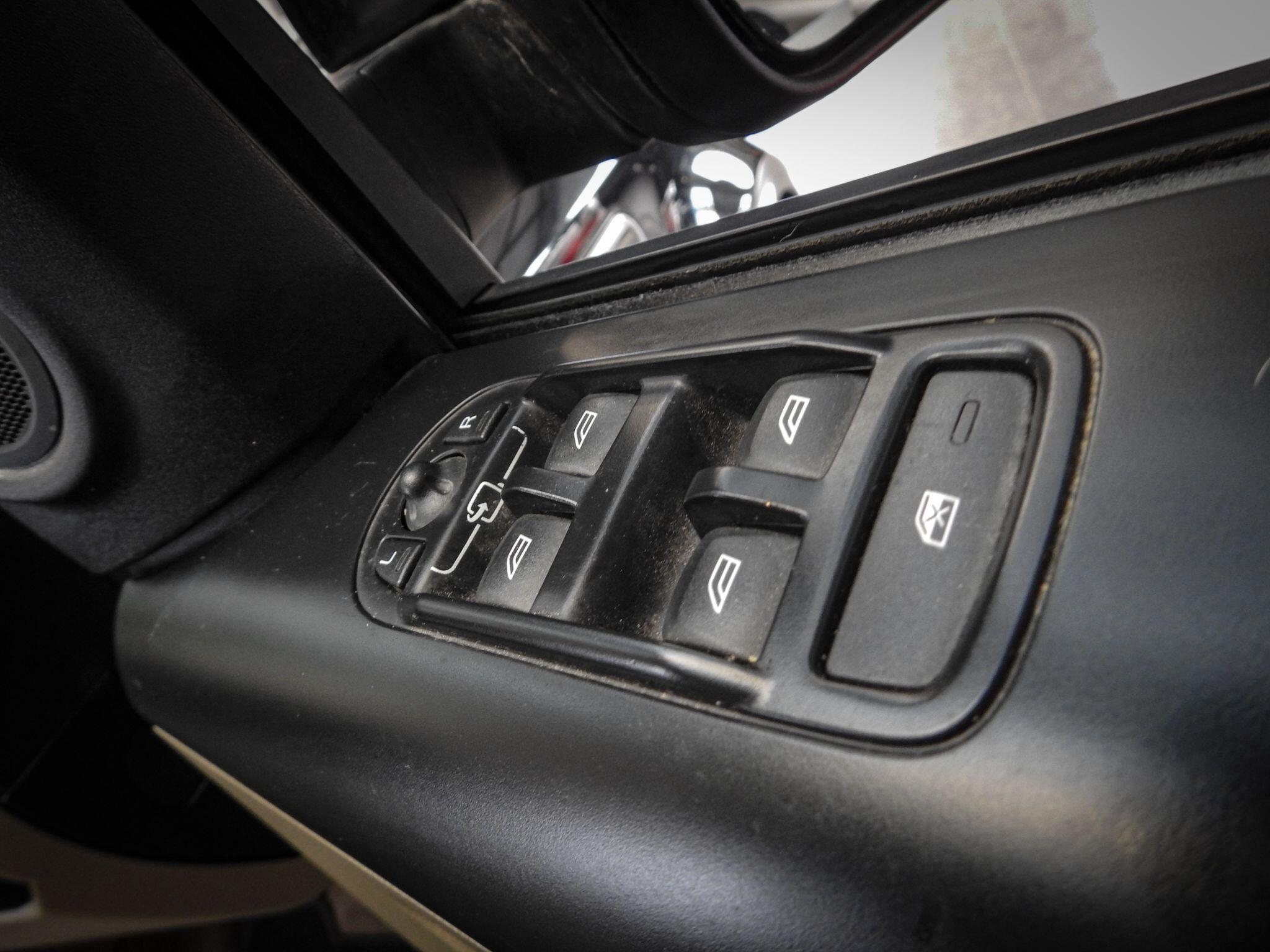 Land Rover Freelander view 36