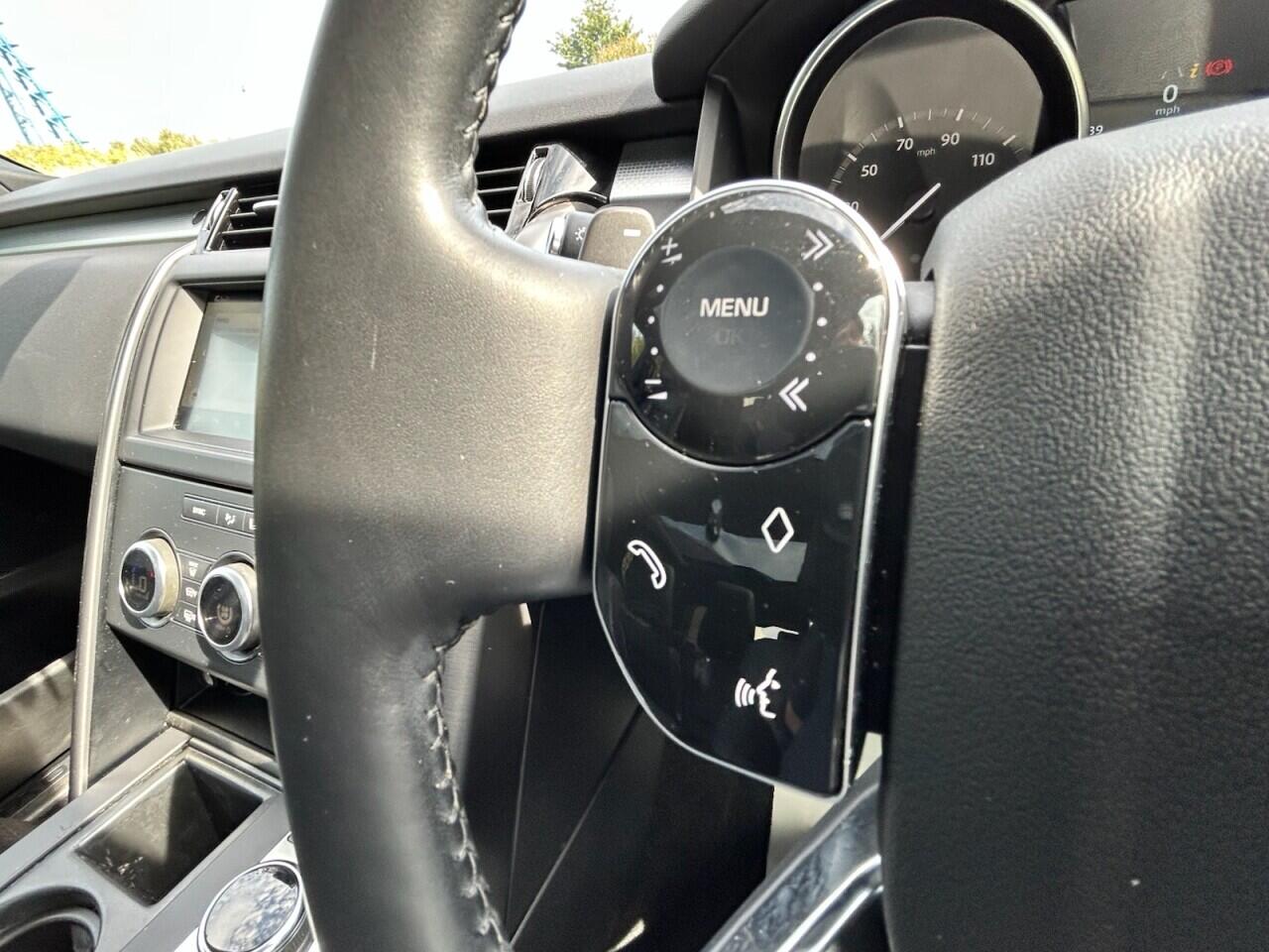 Land Rover Discovery view 45