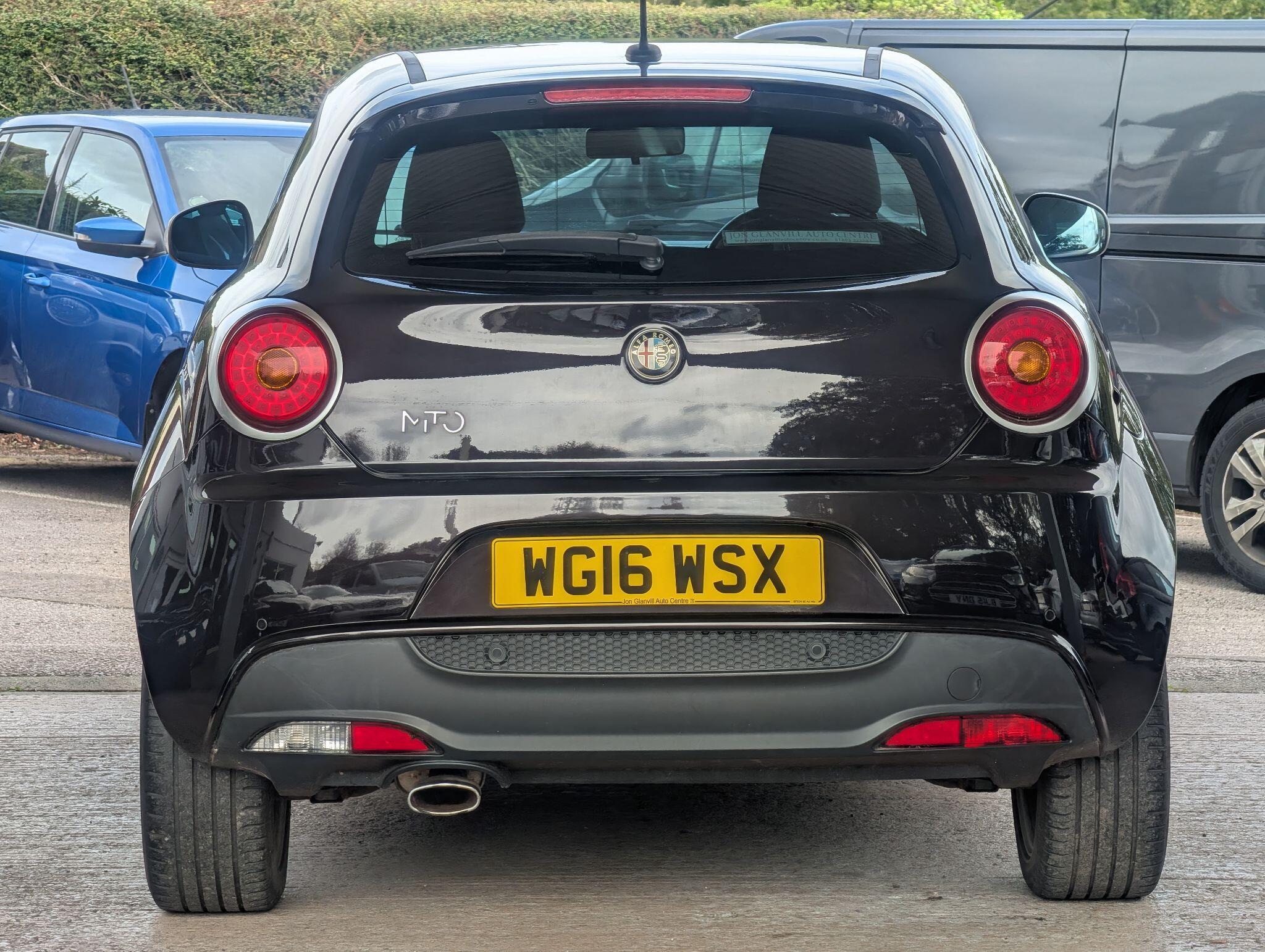 Alfa Romeo Mito view 7