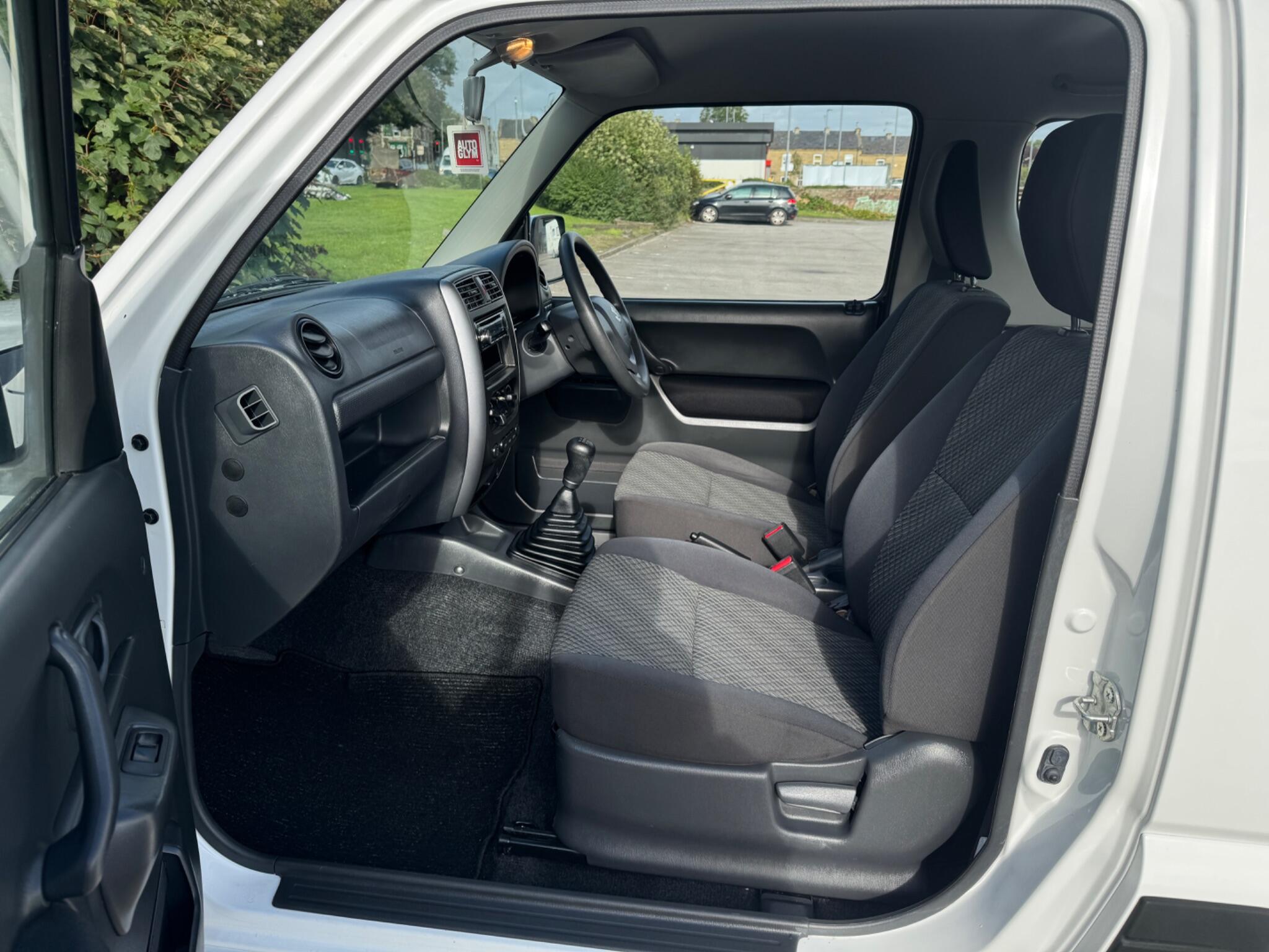 Suzuki Jimny view 34