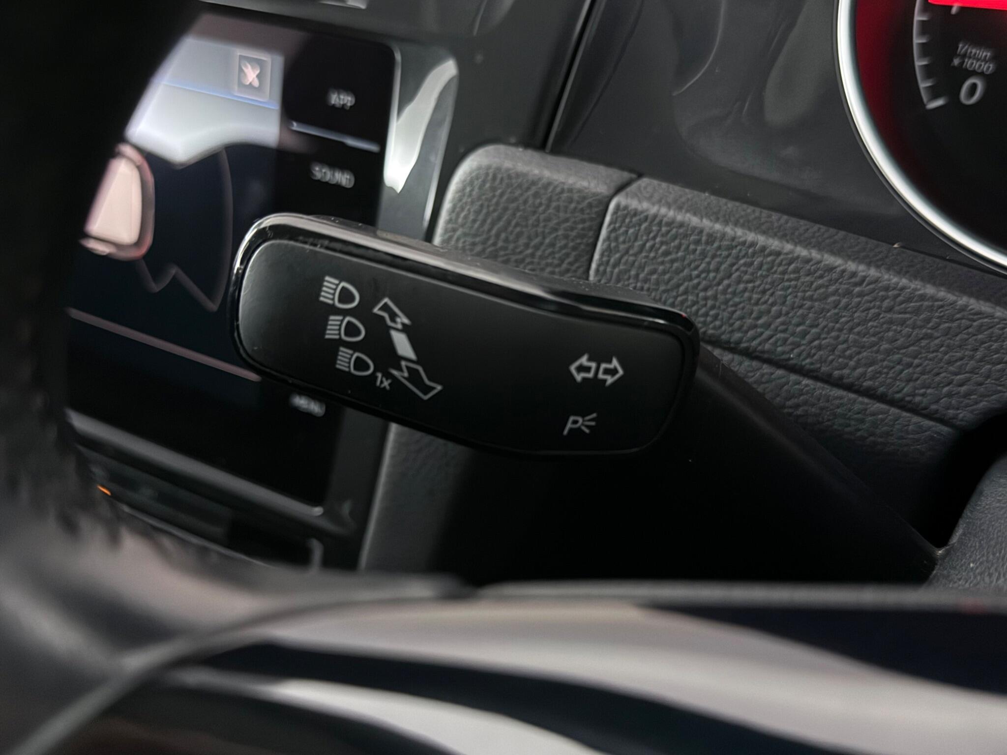 Volkswagen Golf view 17