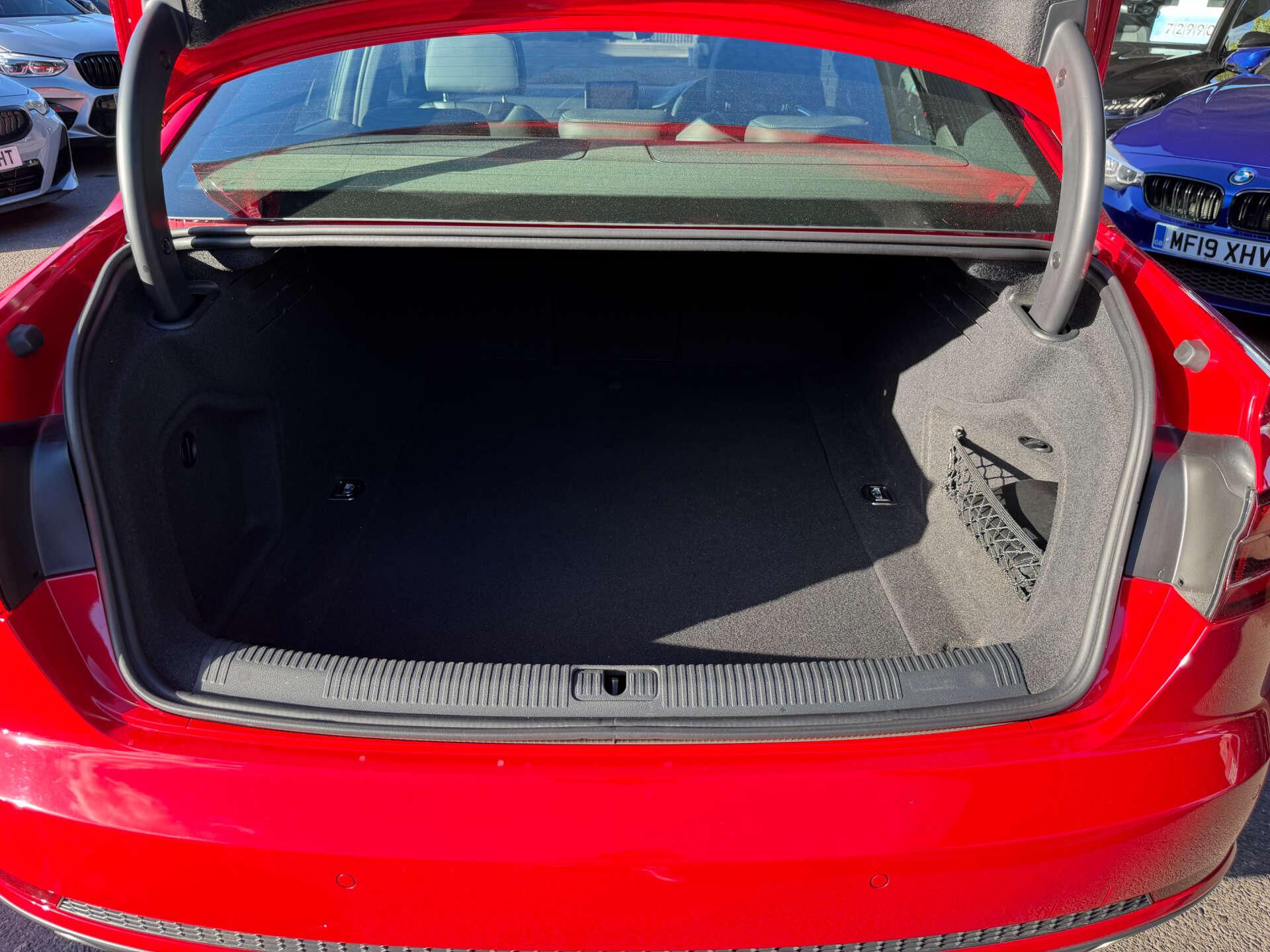 Audi A4 view 11