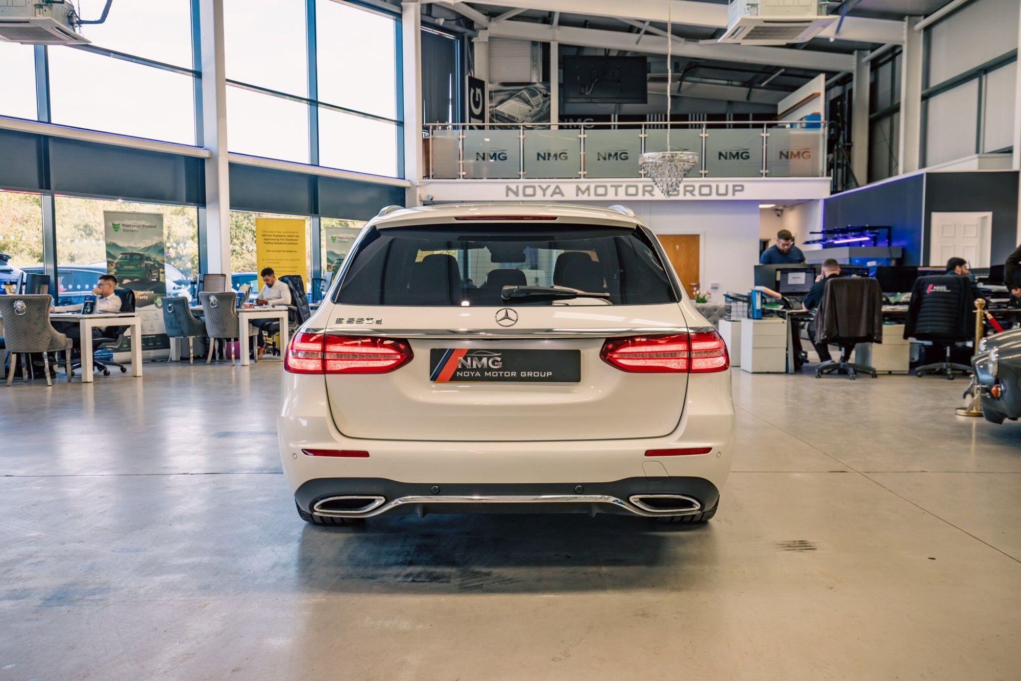 Mercedes-Benz E-Class view 29
