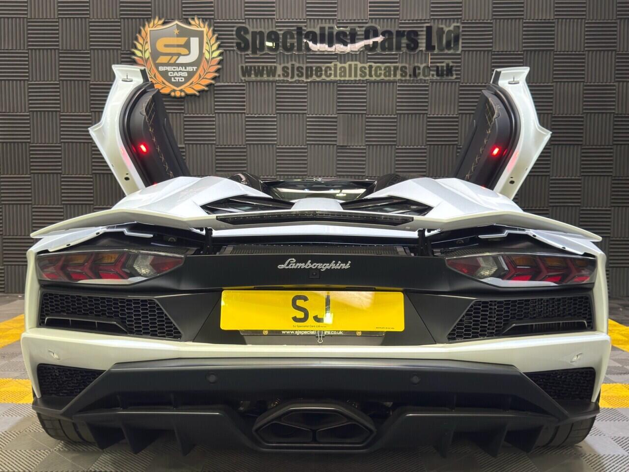 Lamborghini Aventador view 27