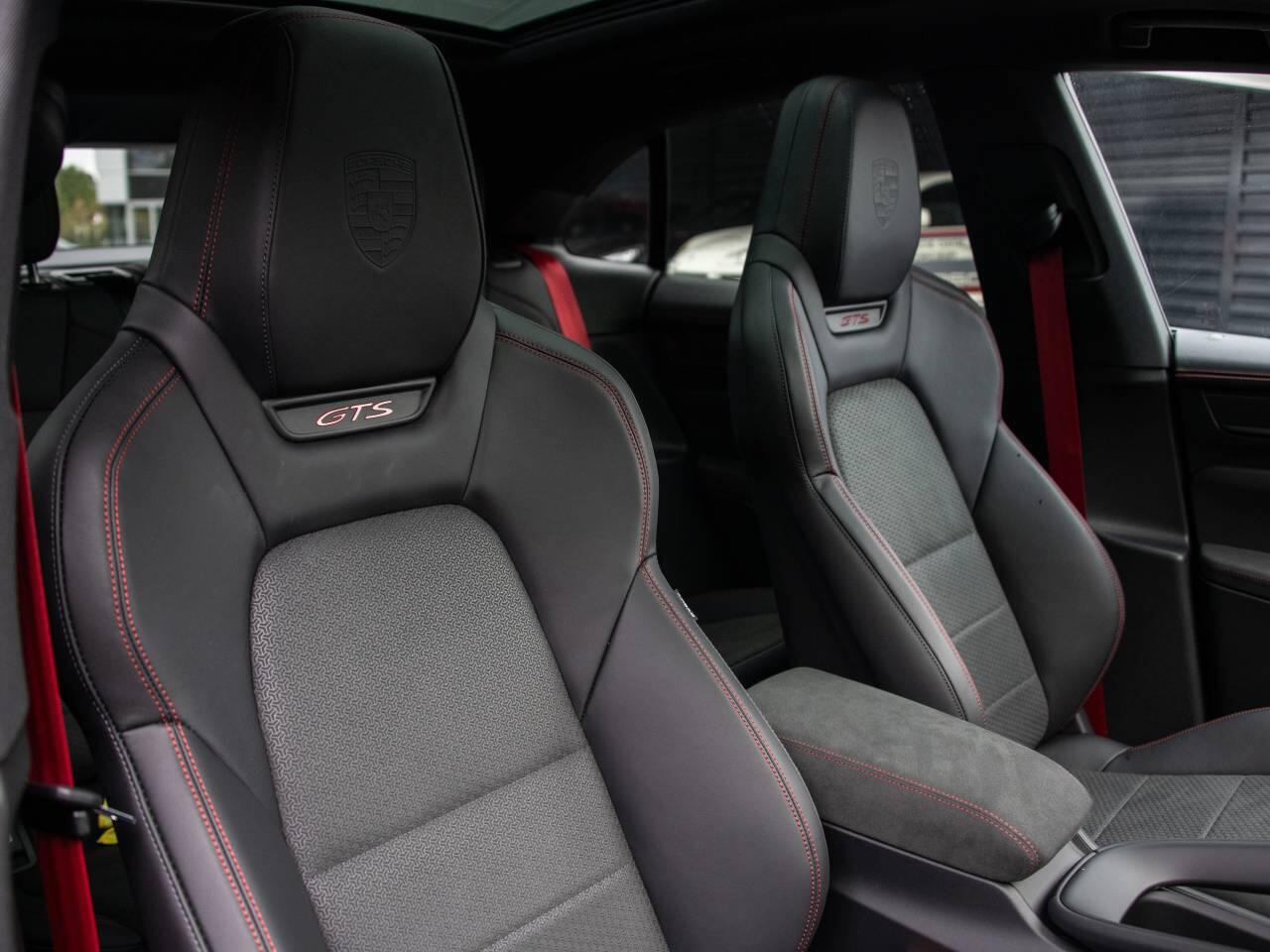 Porsche Macan view 5