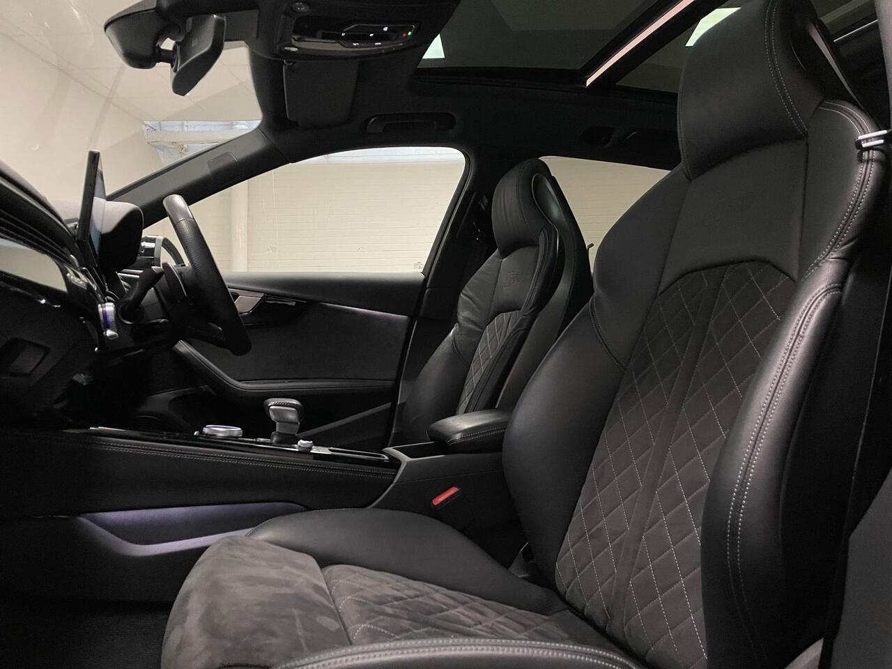 Audi RS4 view 2