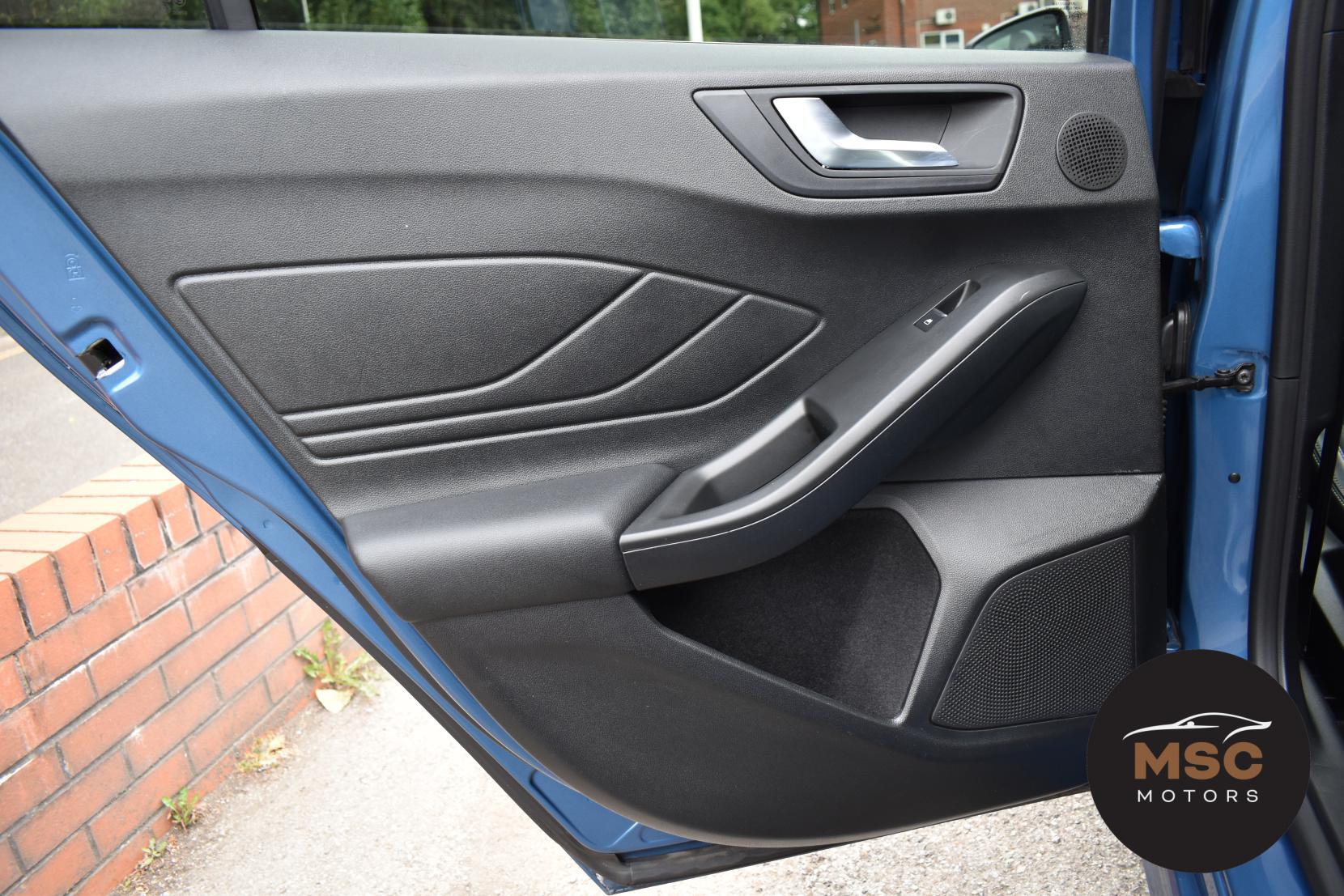 Ford Focus view 66