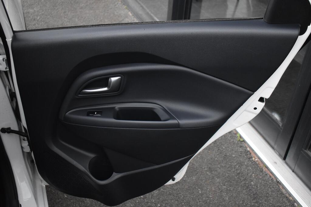 Kia Rio view 35