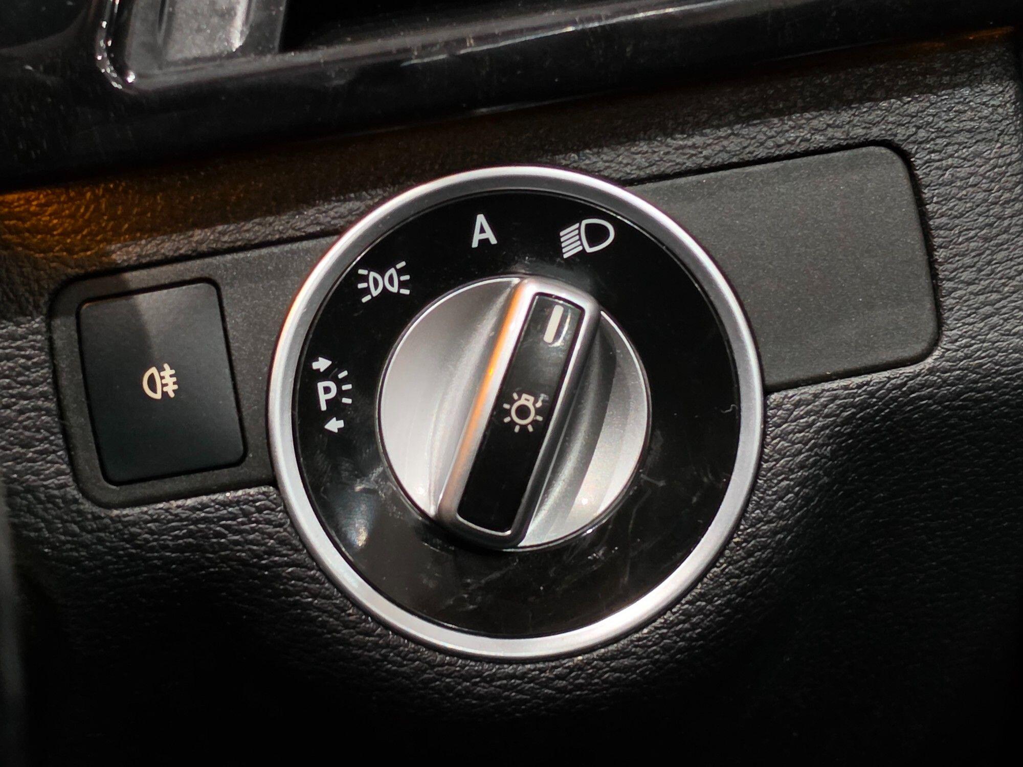 Mercedes-Benz E-Class view 42