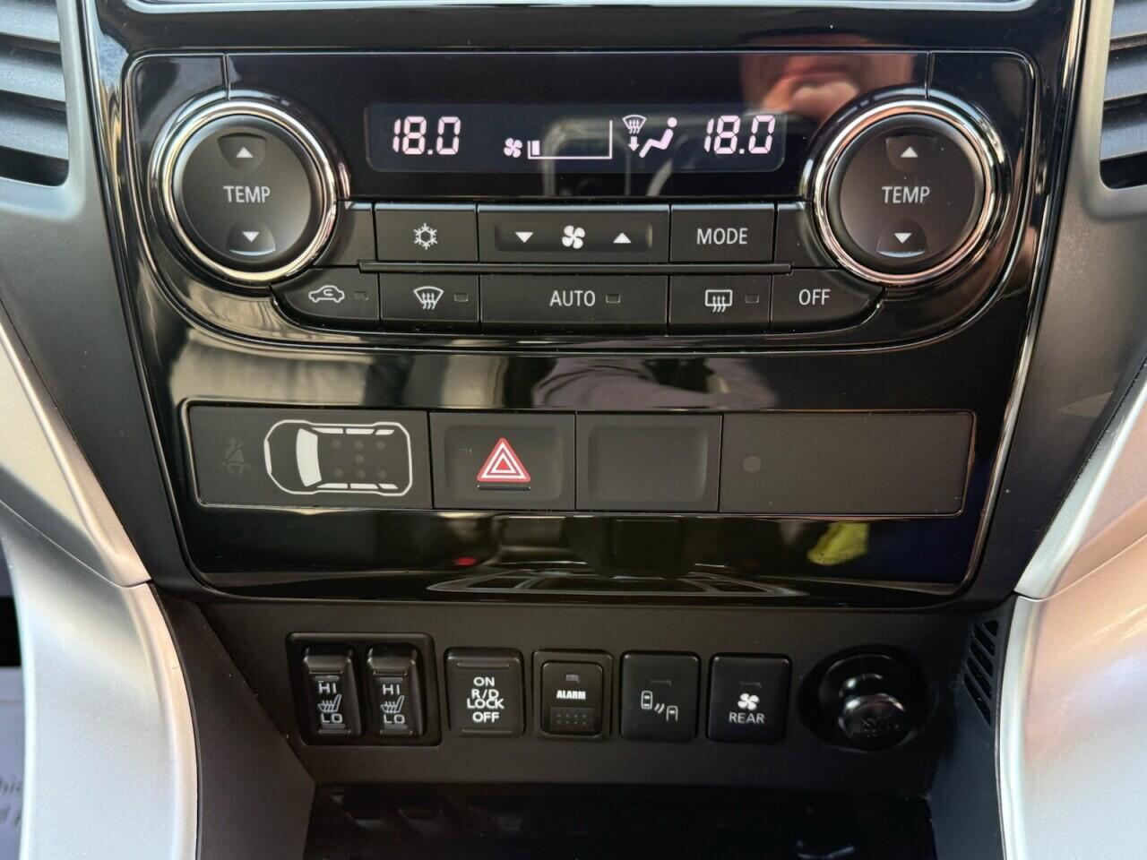 Mitsubishi Shogun Sport view 26