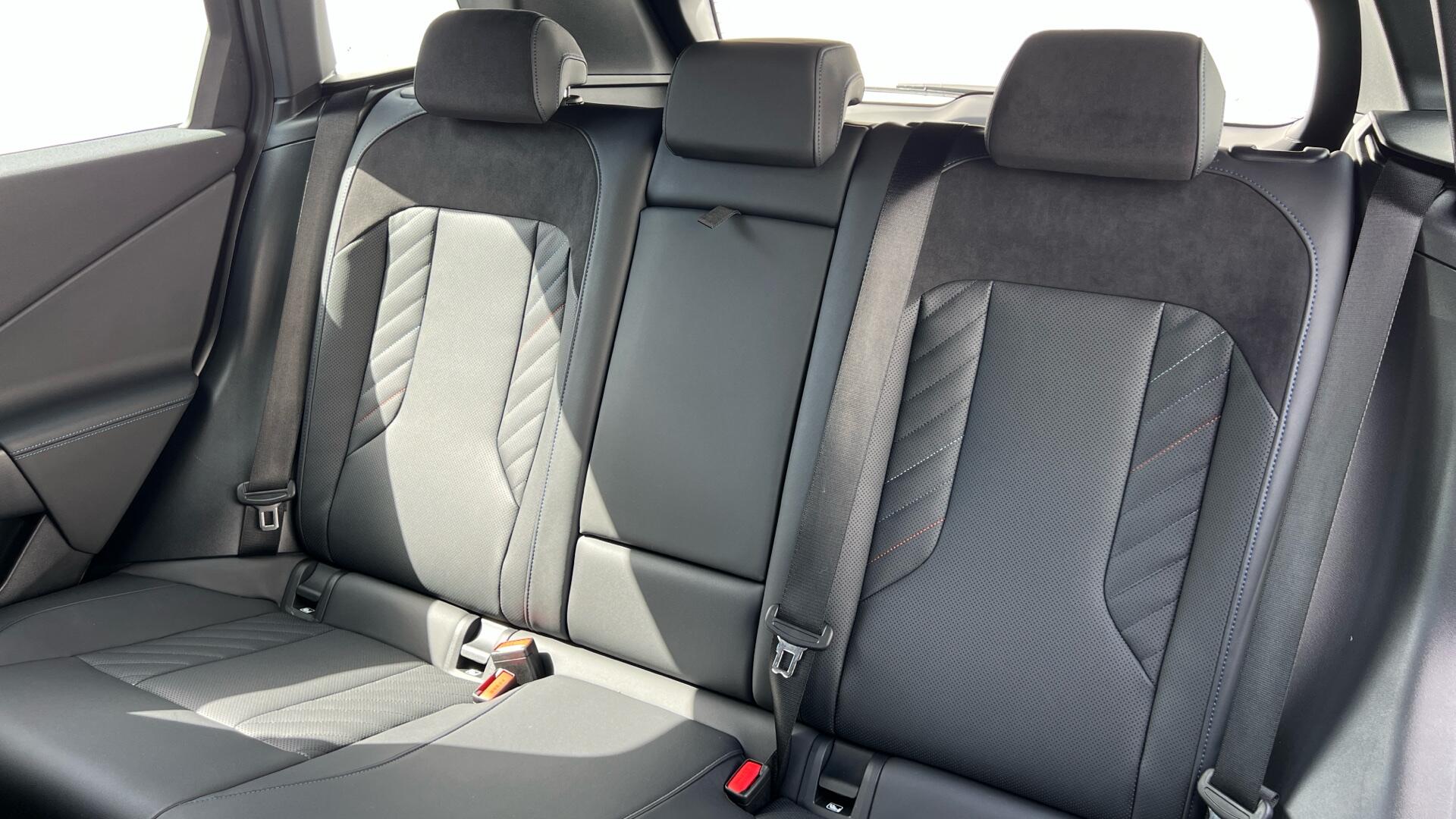 BMW X3 view 12