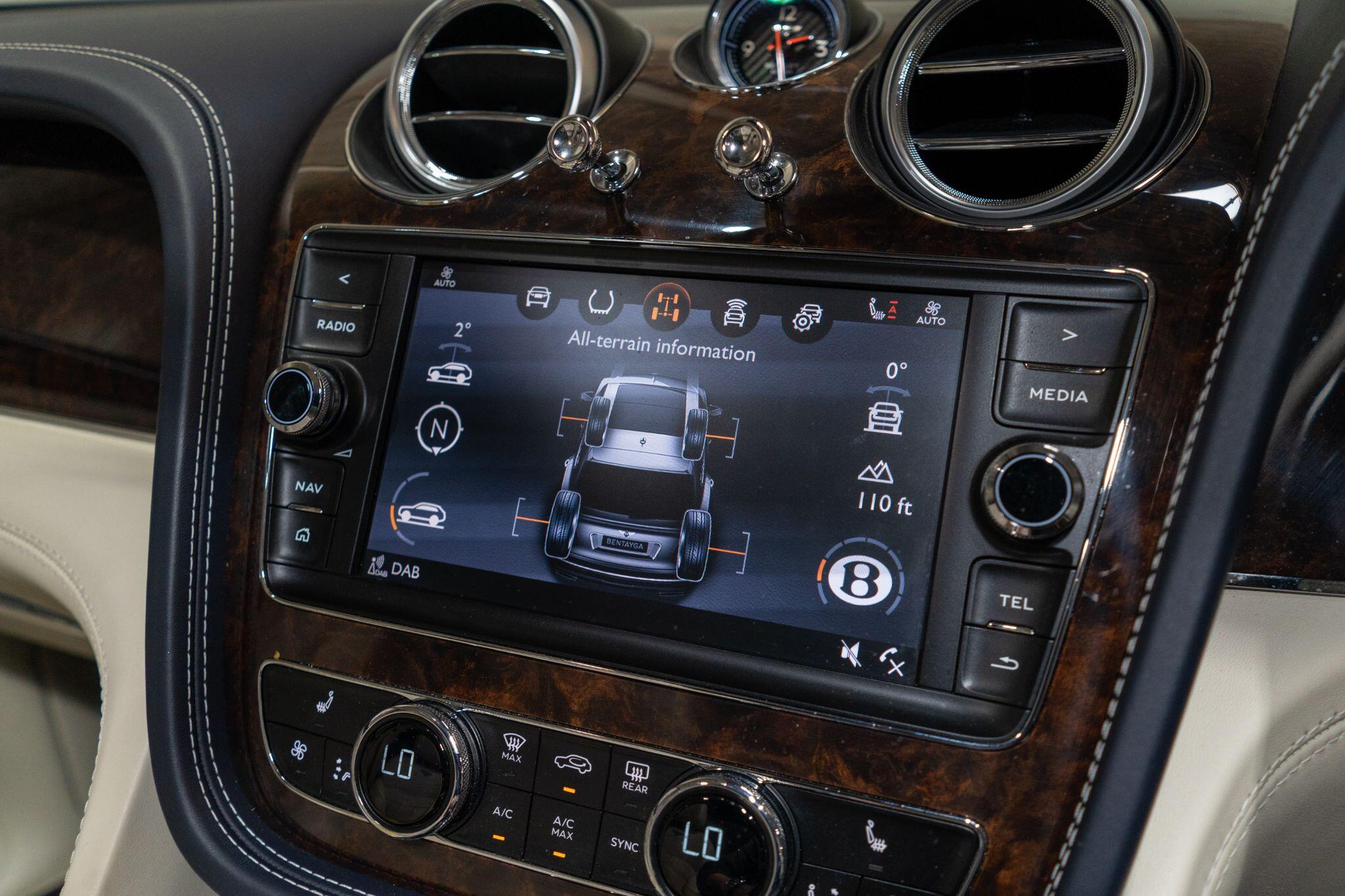 Bentley Bentayga view 23