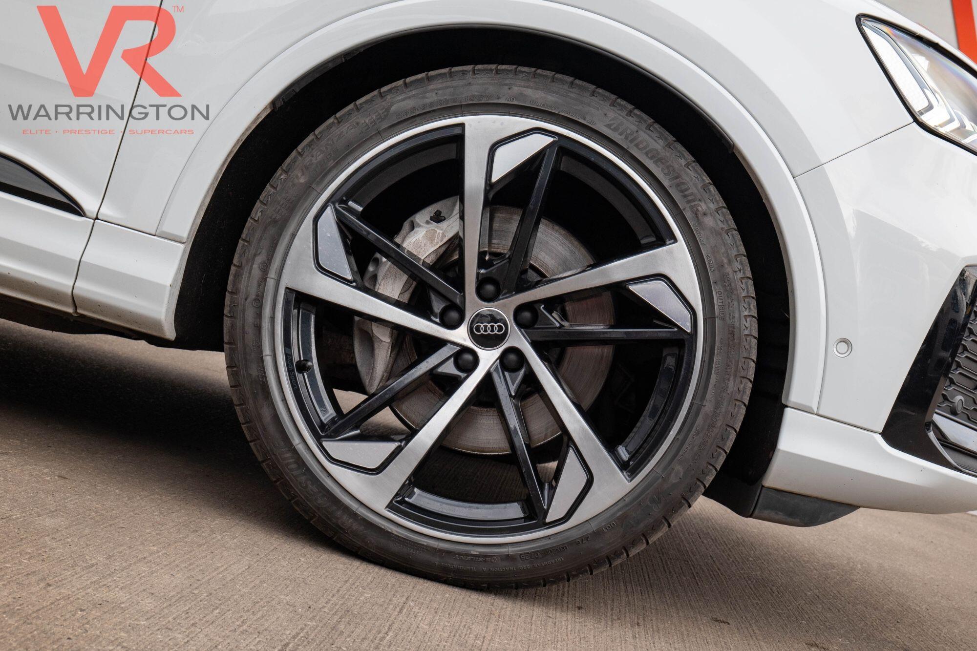 Audi Q7 view 40