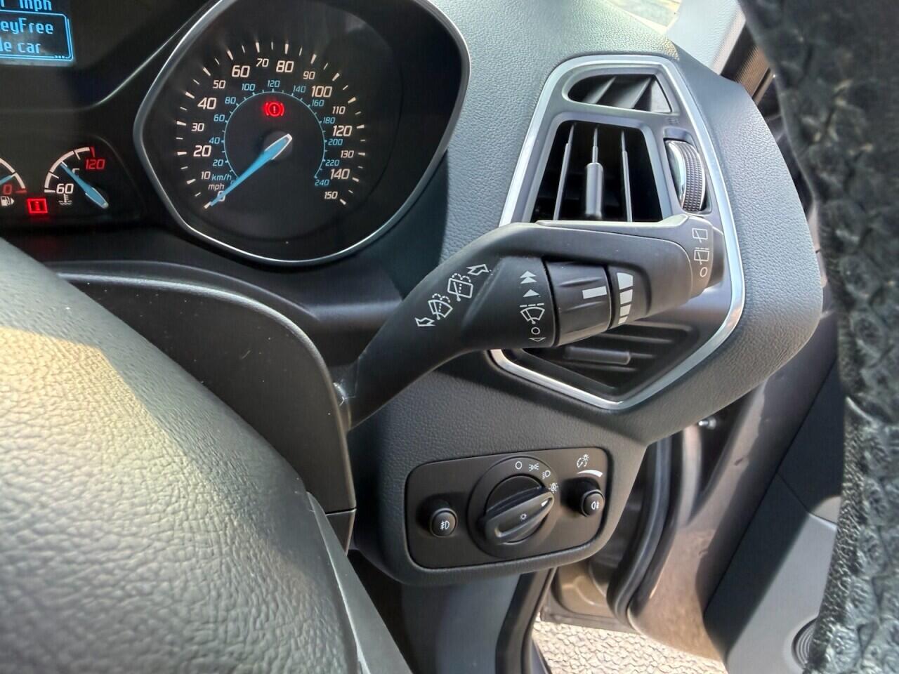 Ford C-Max view 16