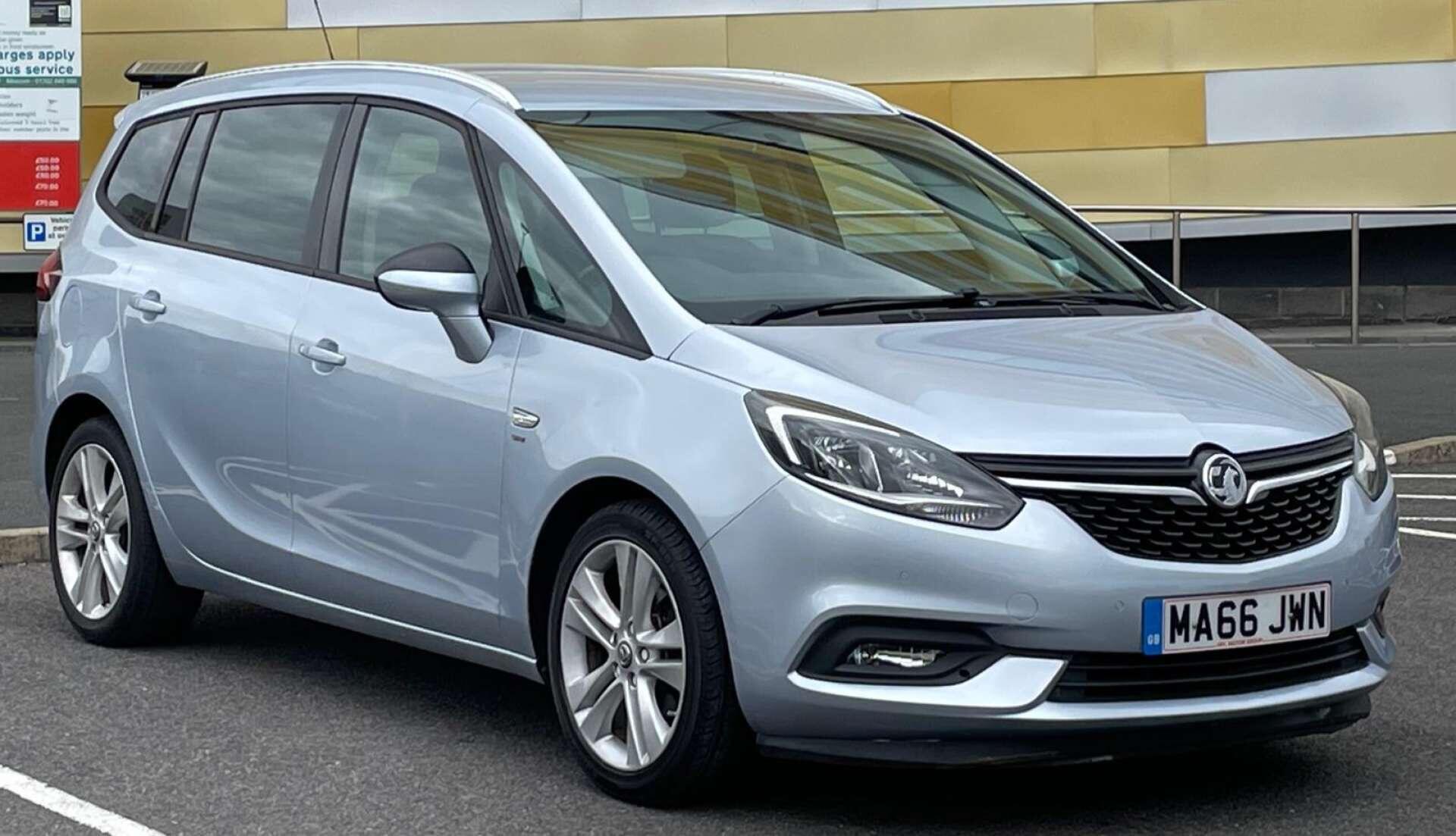 Vauxhall Zafira Tourer view 25