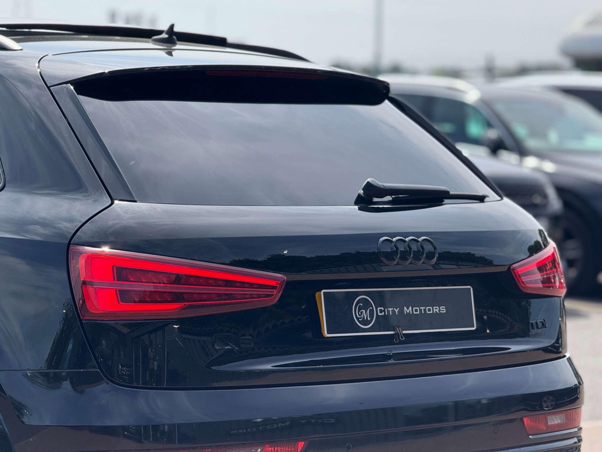 Audi Q3 view 25
