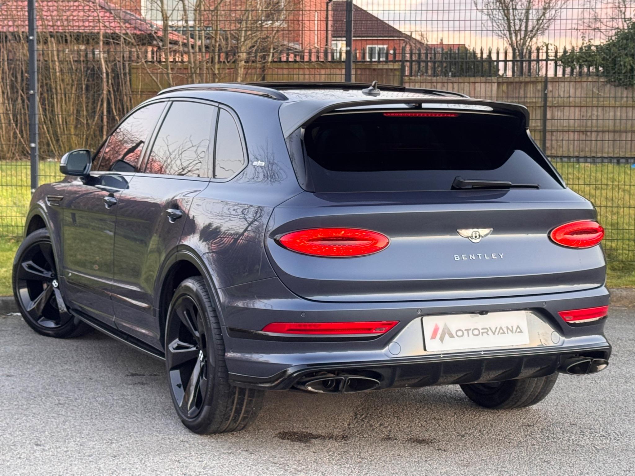 Bentley Bentayga view 15